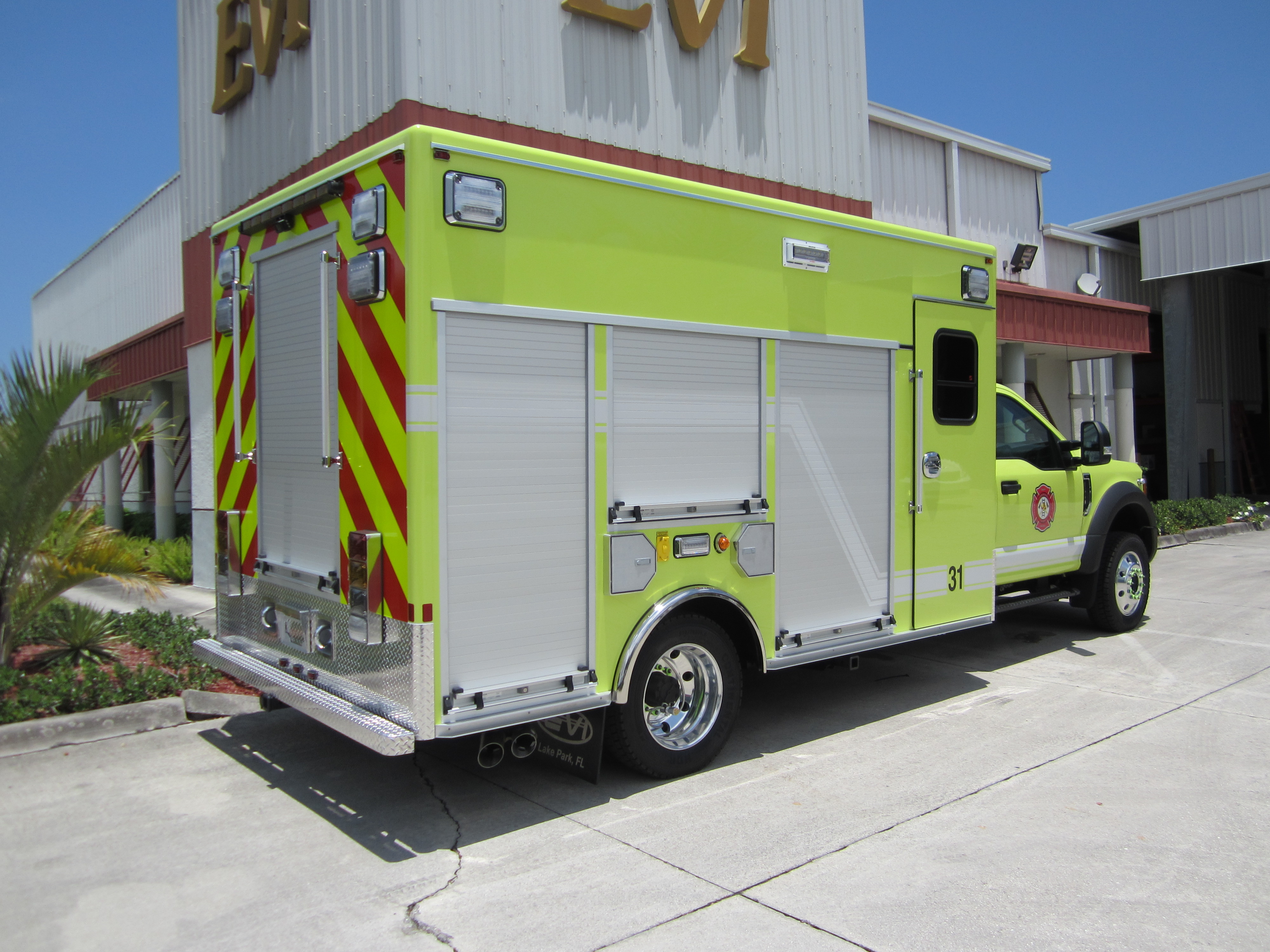 15-Ft. Non-Walk-In Rescue Truck