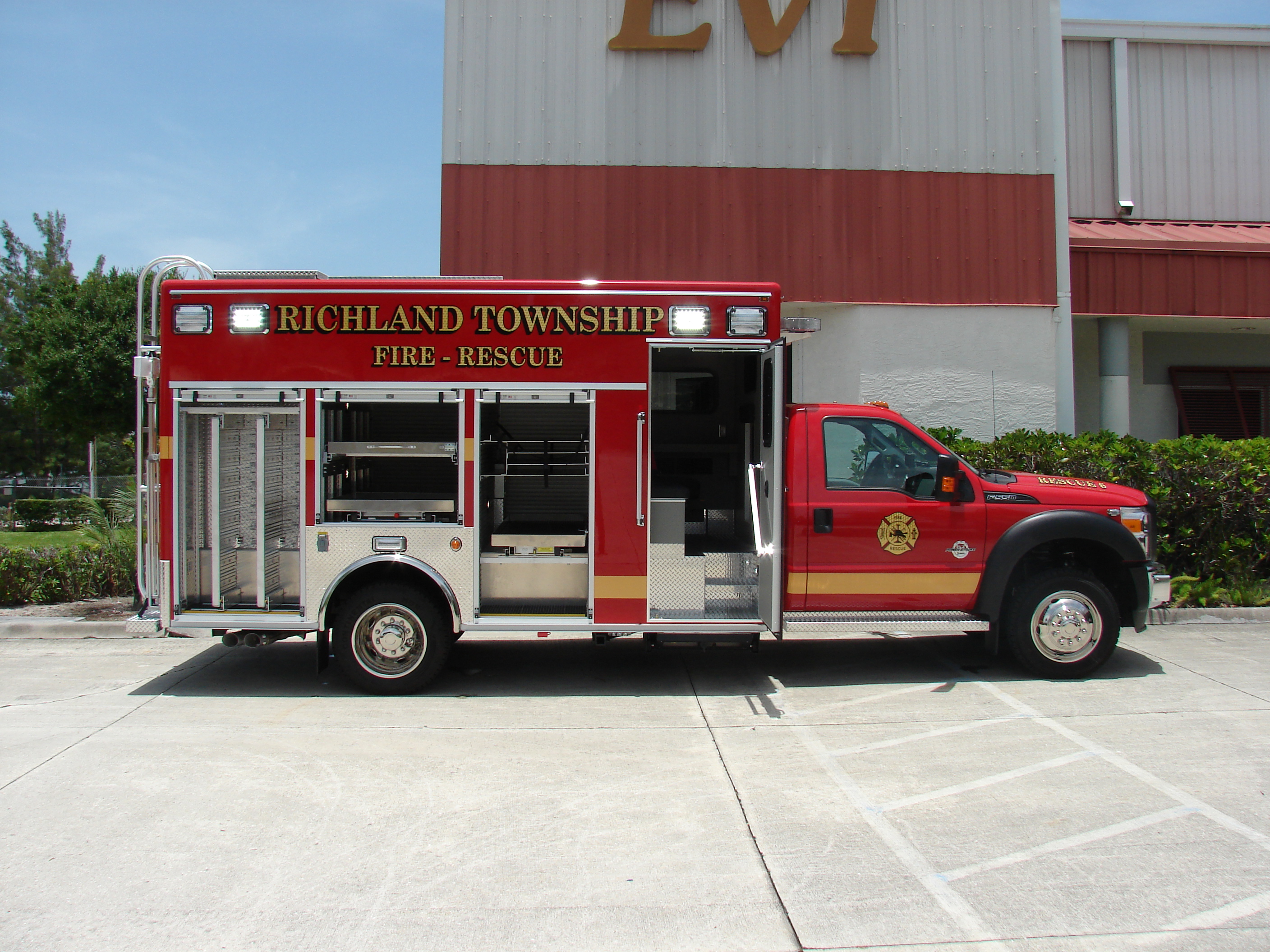 14-Ft. Crew Body Rescue Vehicle