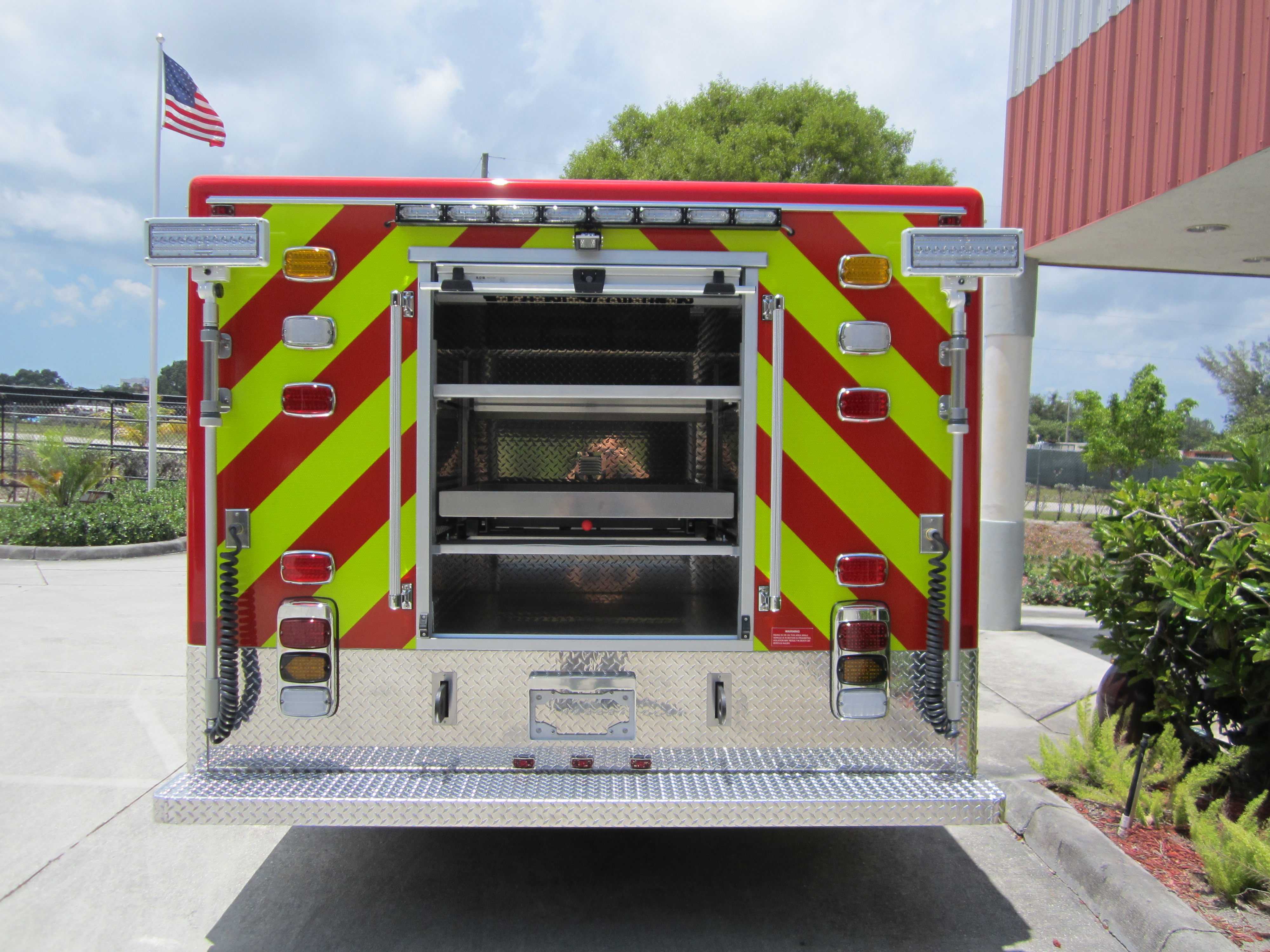 12-Ft. Non-Walk-In Light Duty Rescue