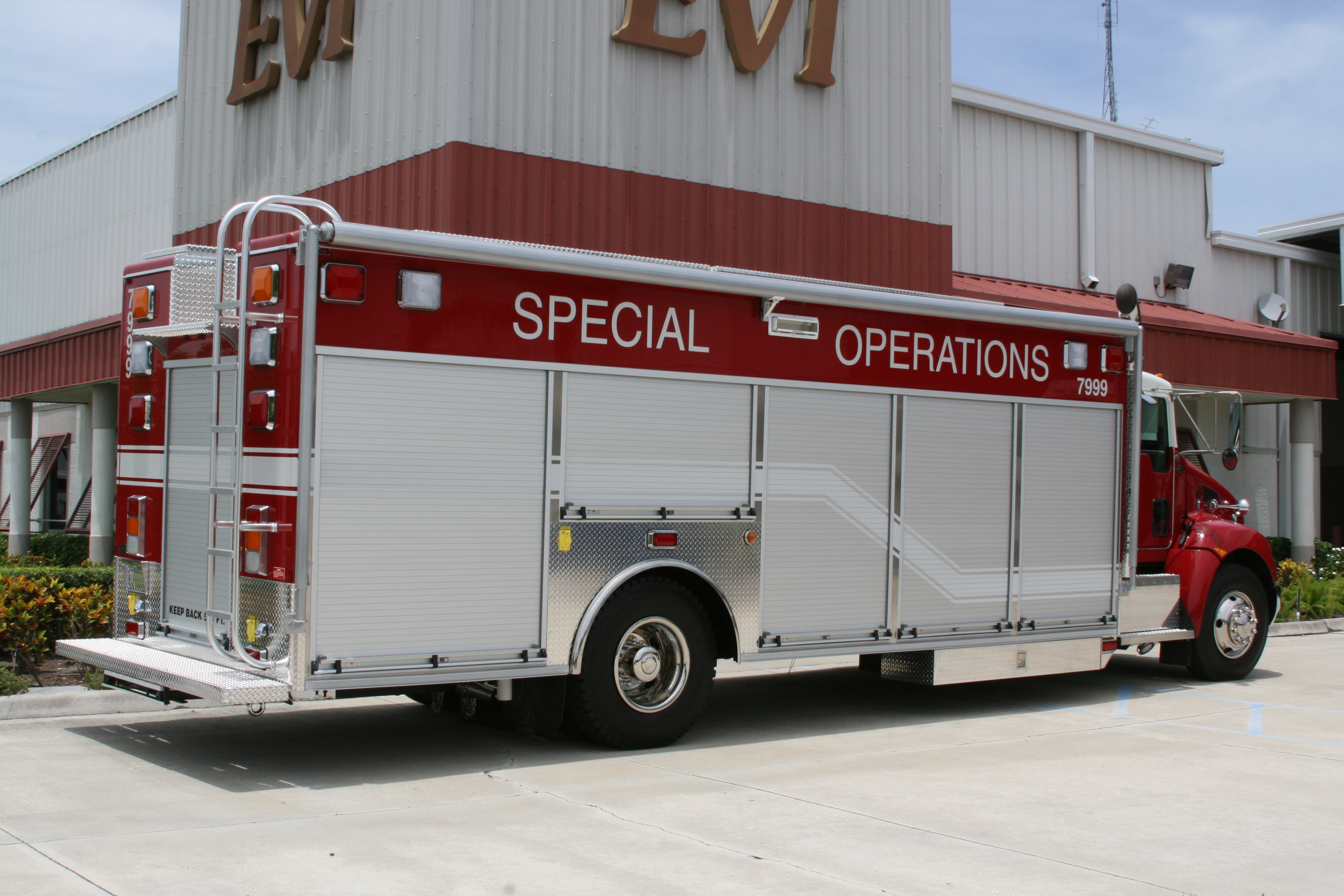 Heavy Rescue / Hazardous Vehicle Boeing Fire Dept. EVI