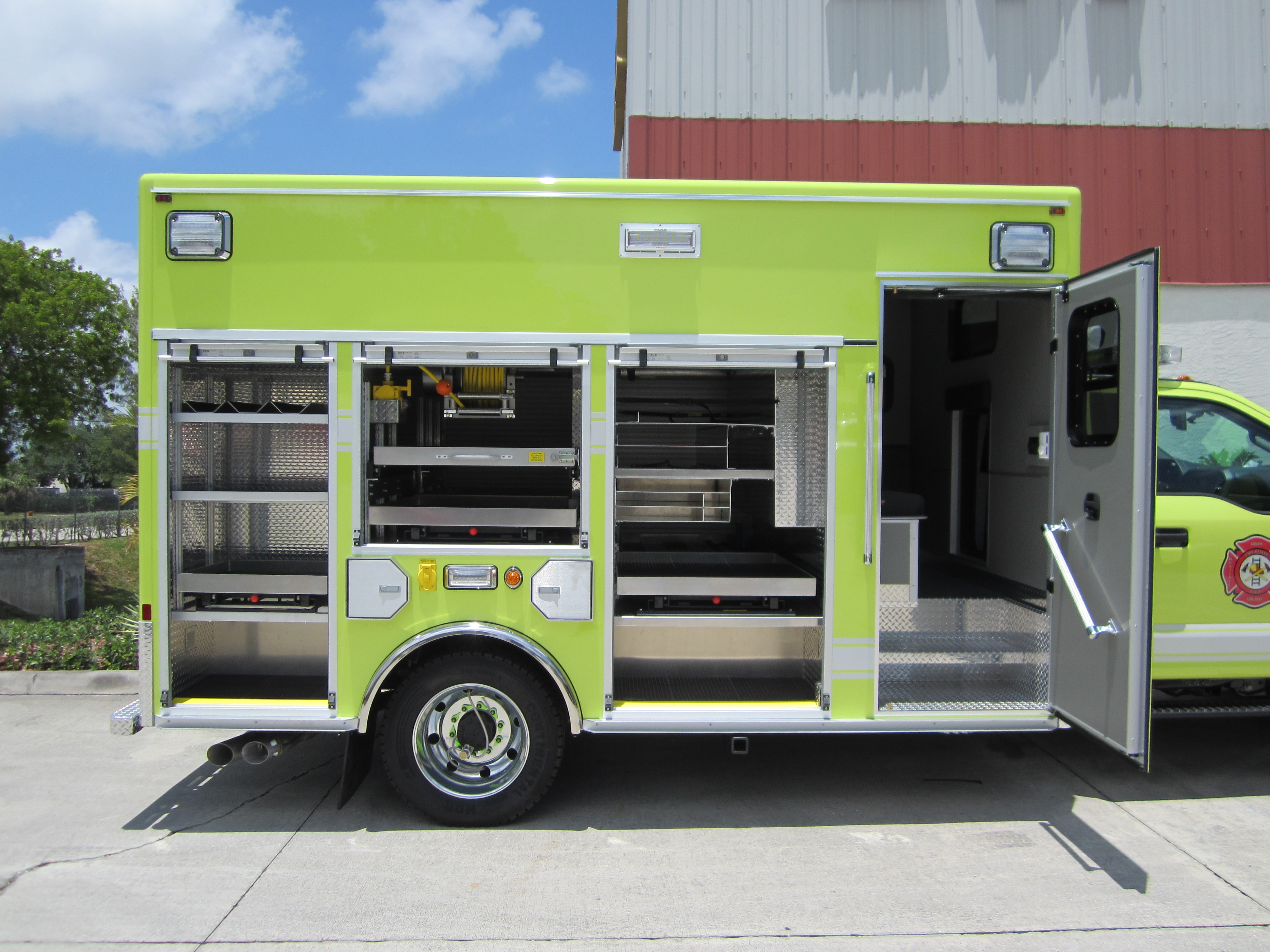 15-Ft. Non-Walk-In Rescue Truck