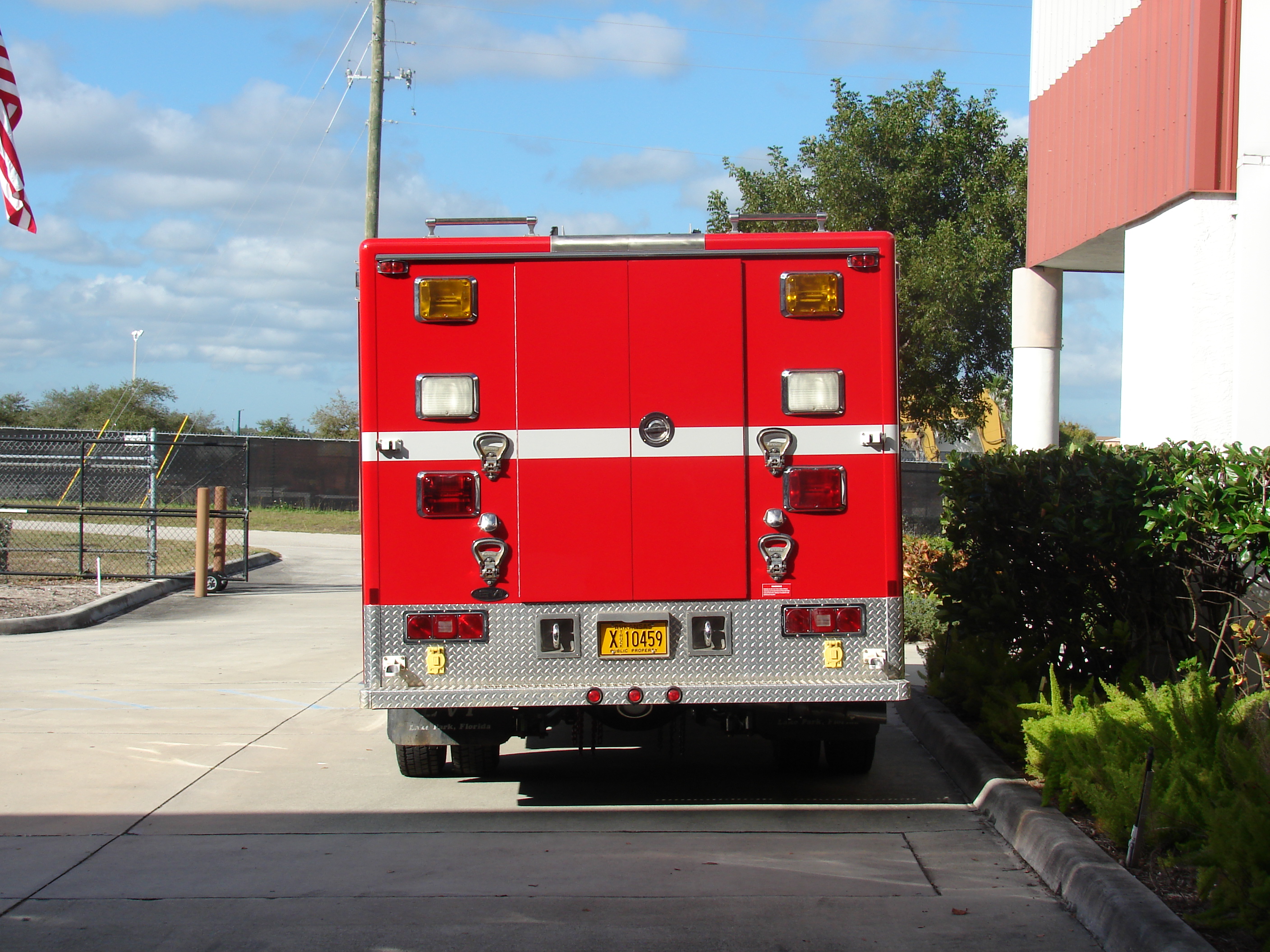 10-Ft. Non-Walk-In Rescue Truck