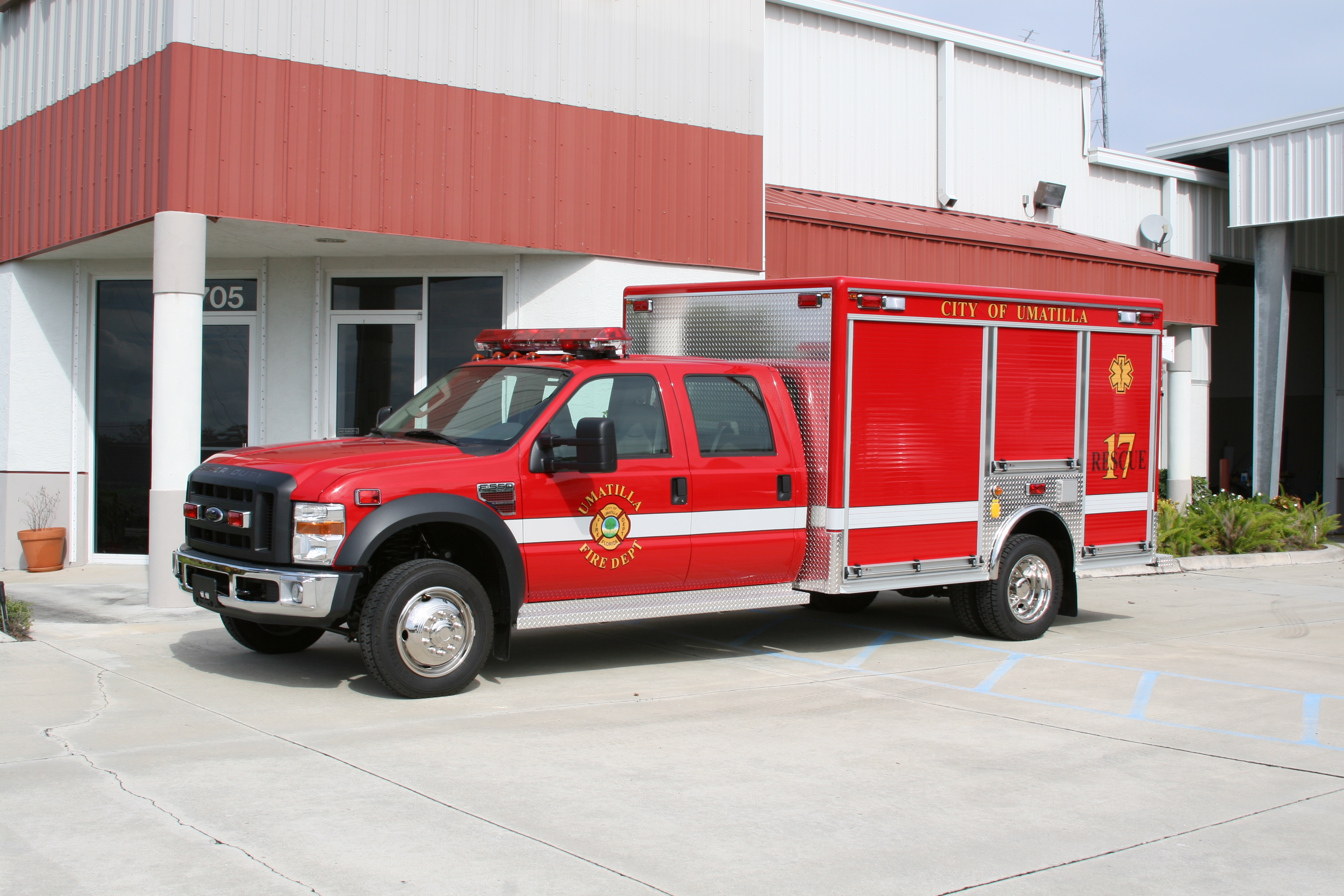 12-Ft. Non-Walk-In Rescue Truck
