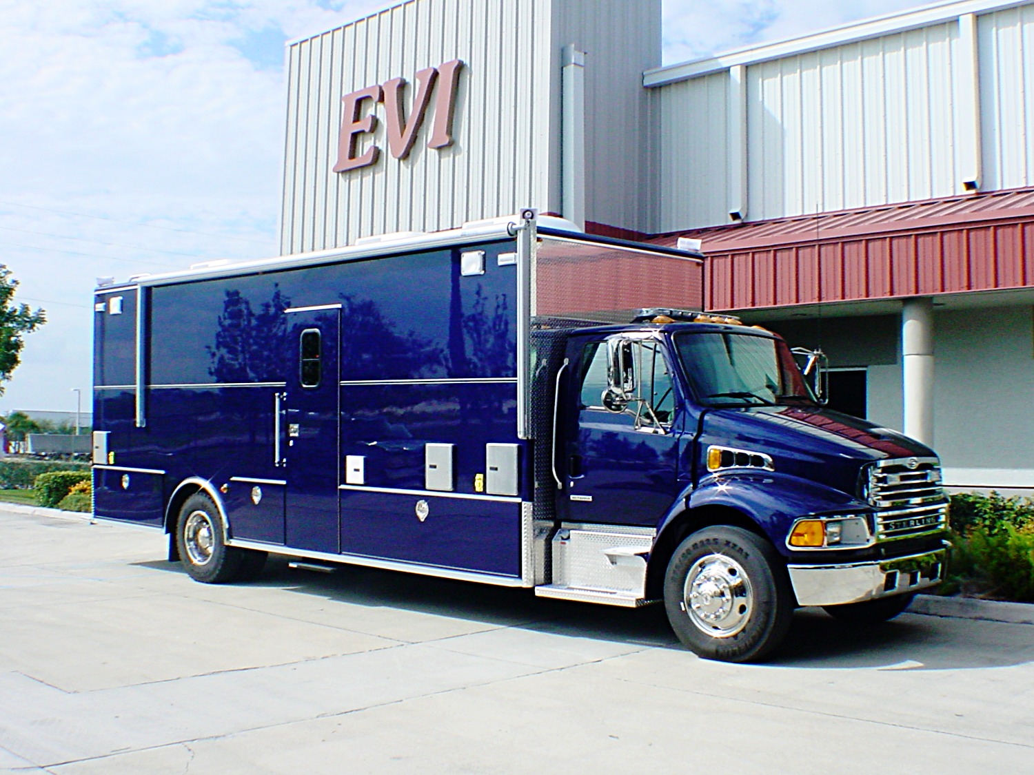 EVI custom tactical command truck