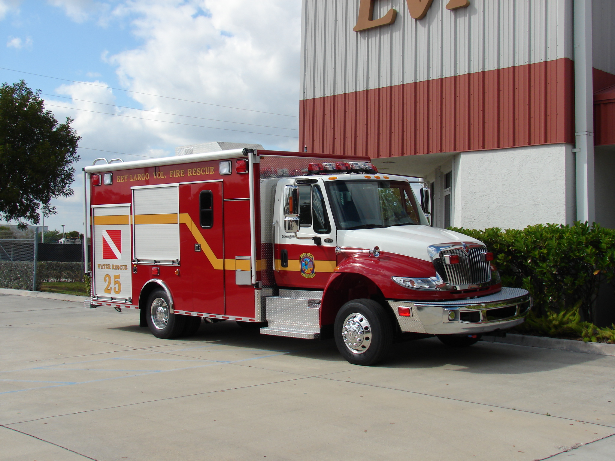 Dive Response Emergency Service Vehicles Fire Rescue EVI