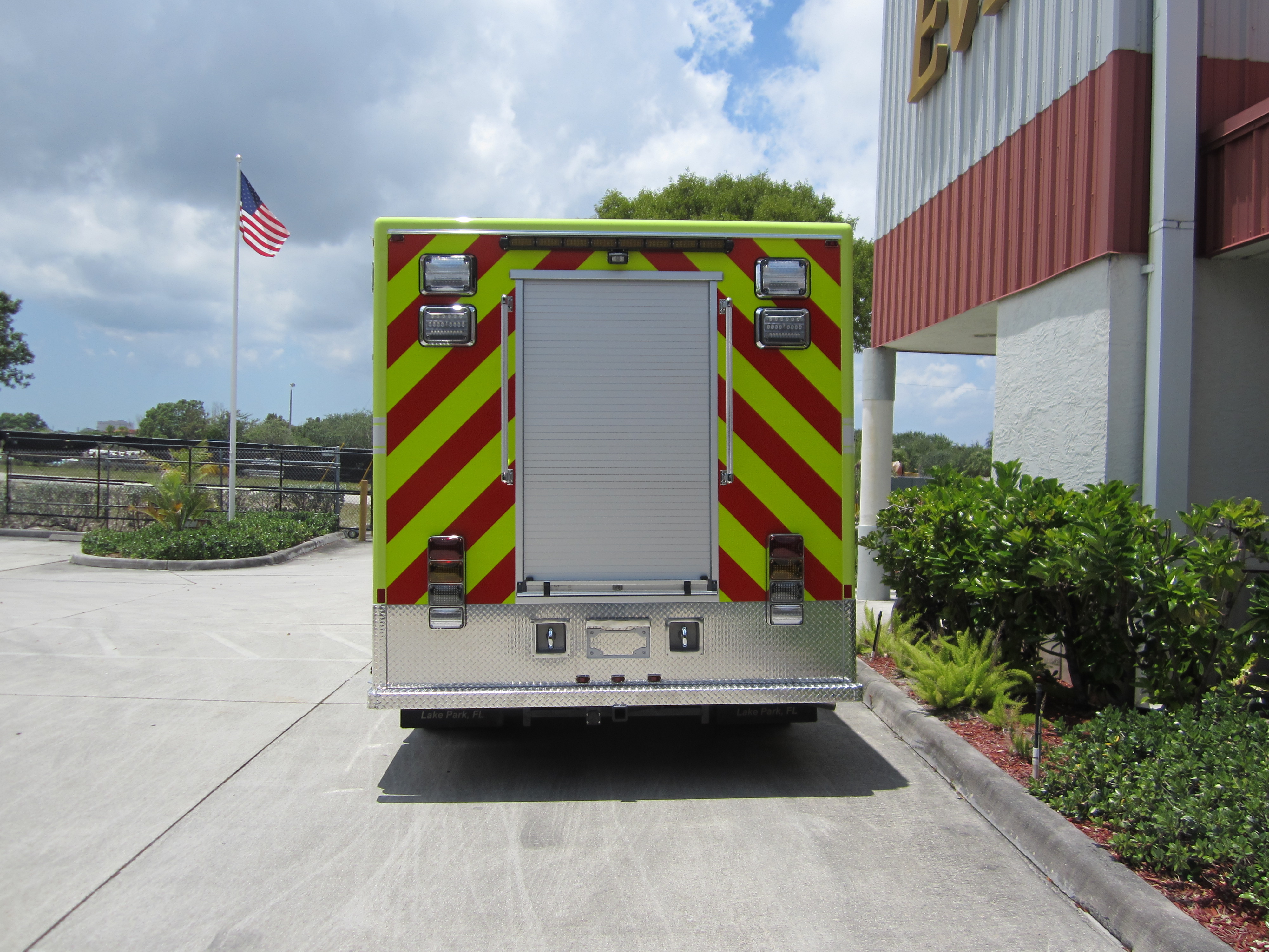 15-Ft. Non-Walk-In Rescue Truck