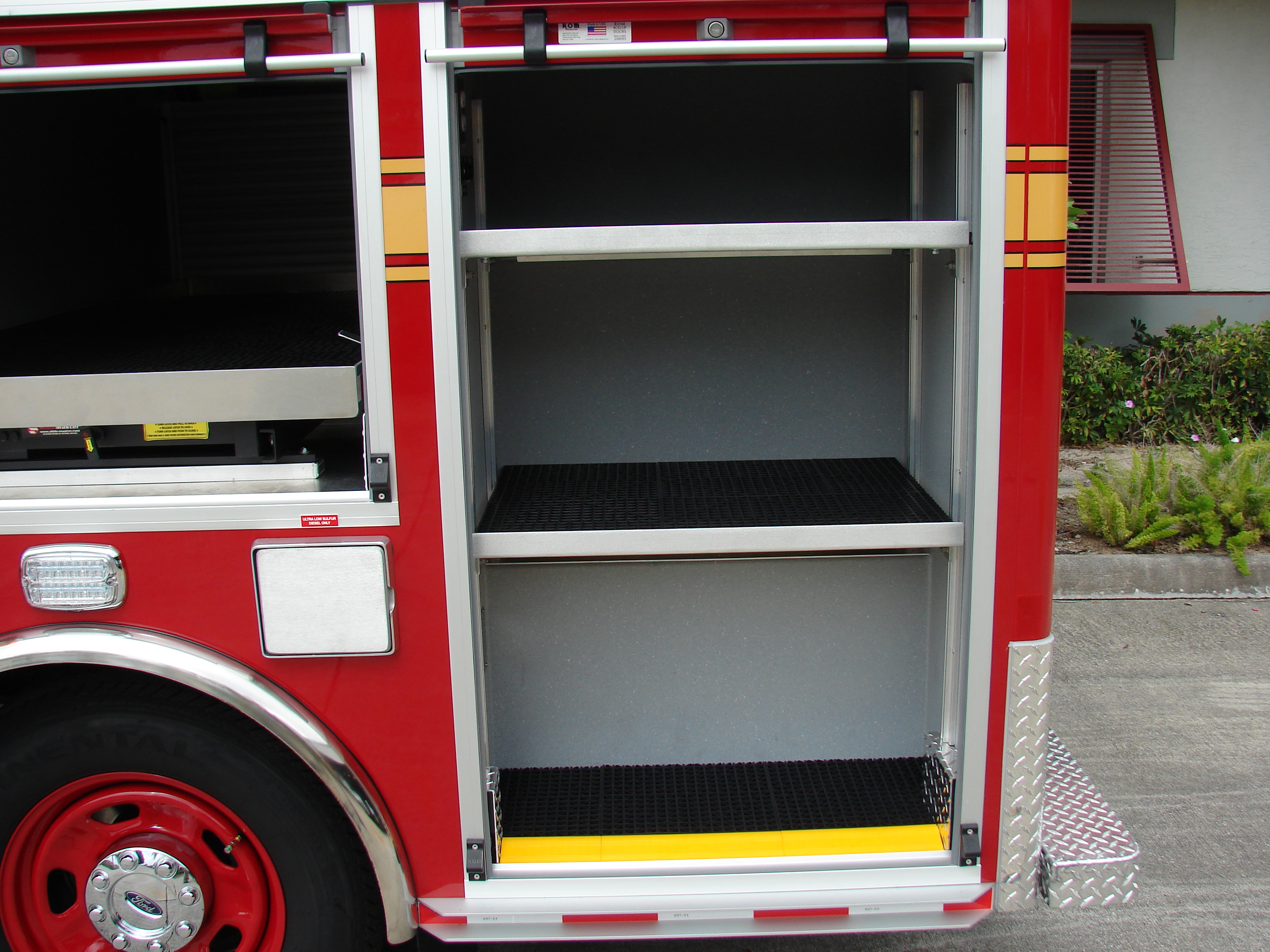 10-Ft. Non-Walk-In Support Vehicle