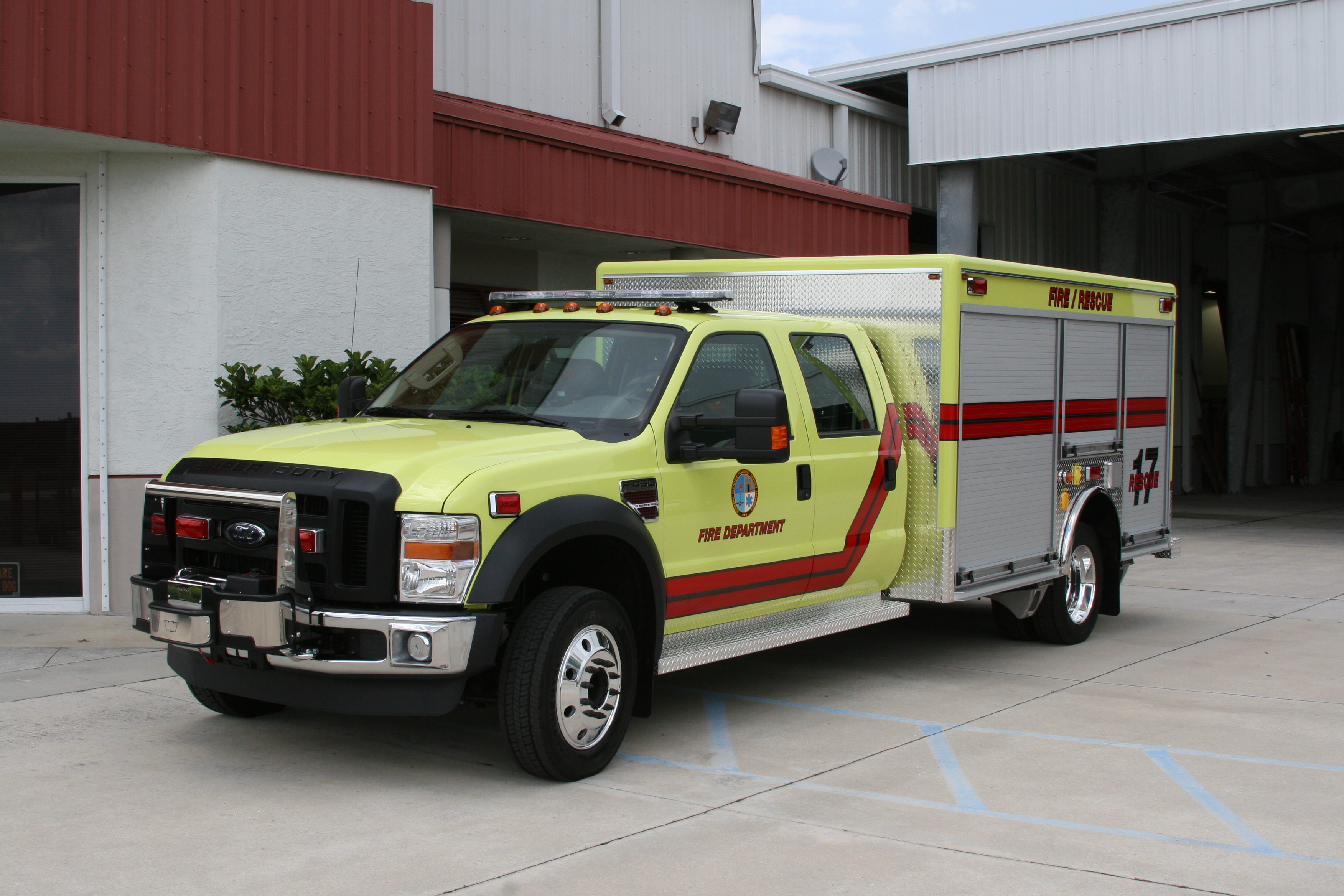 EVI Non-Walk-In Light Rescue Truck