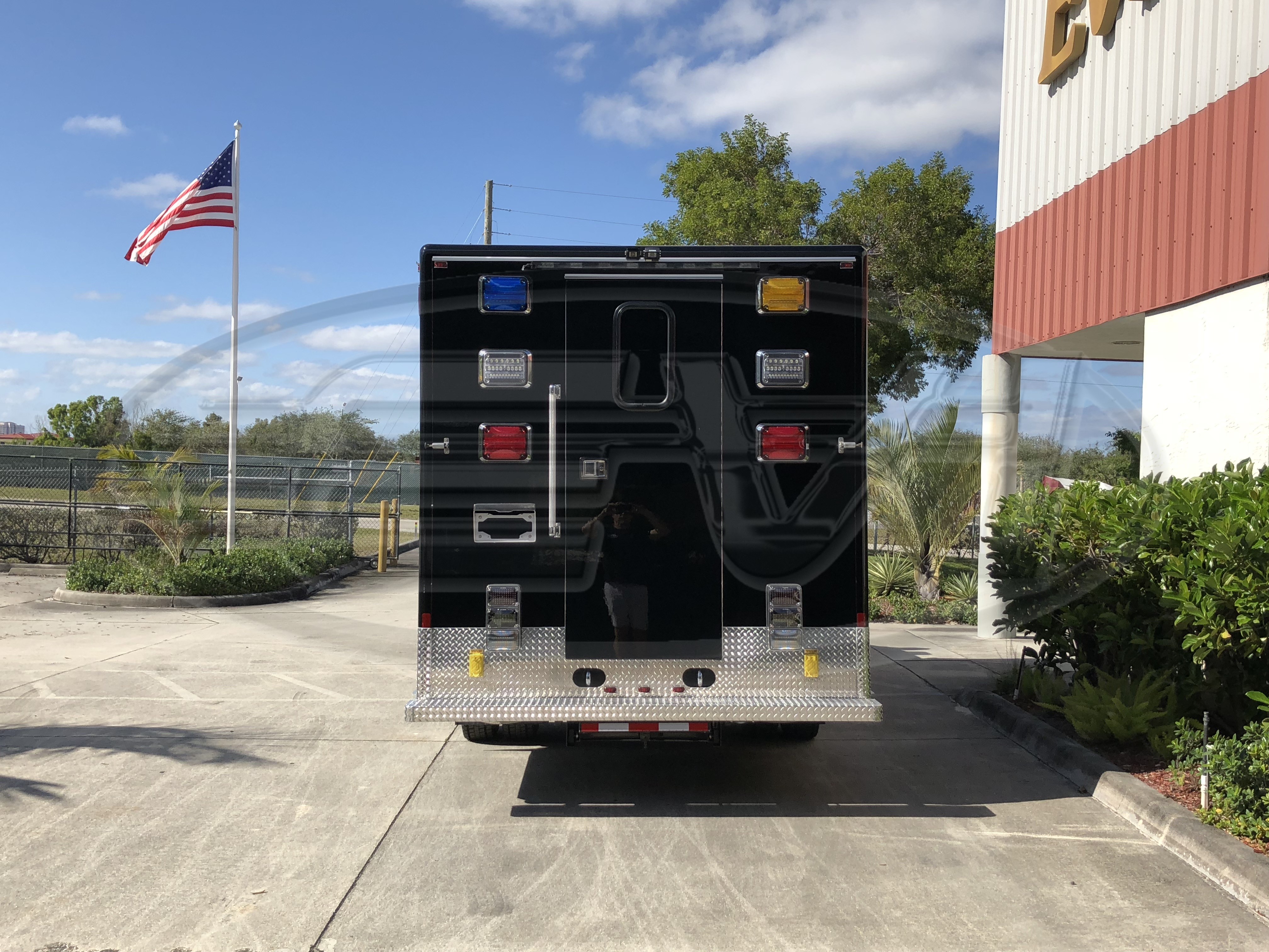 16-Ft. Walk-In DWI Mobile Processing
