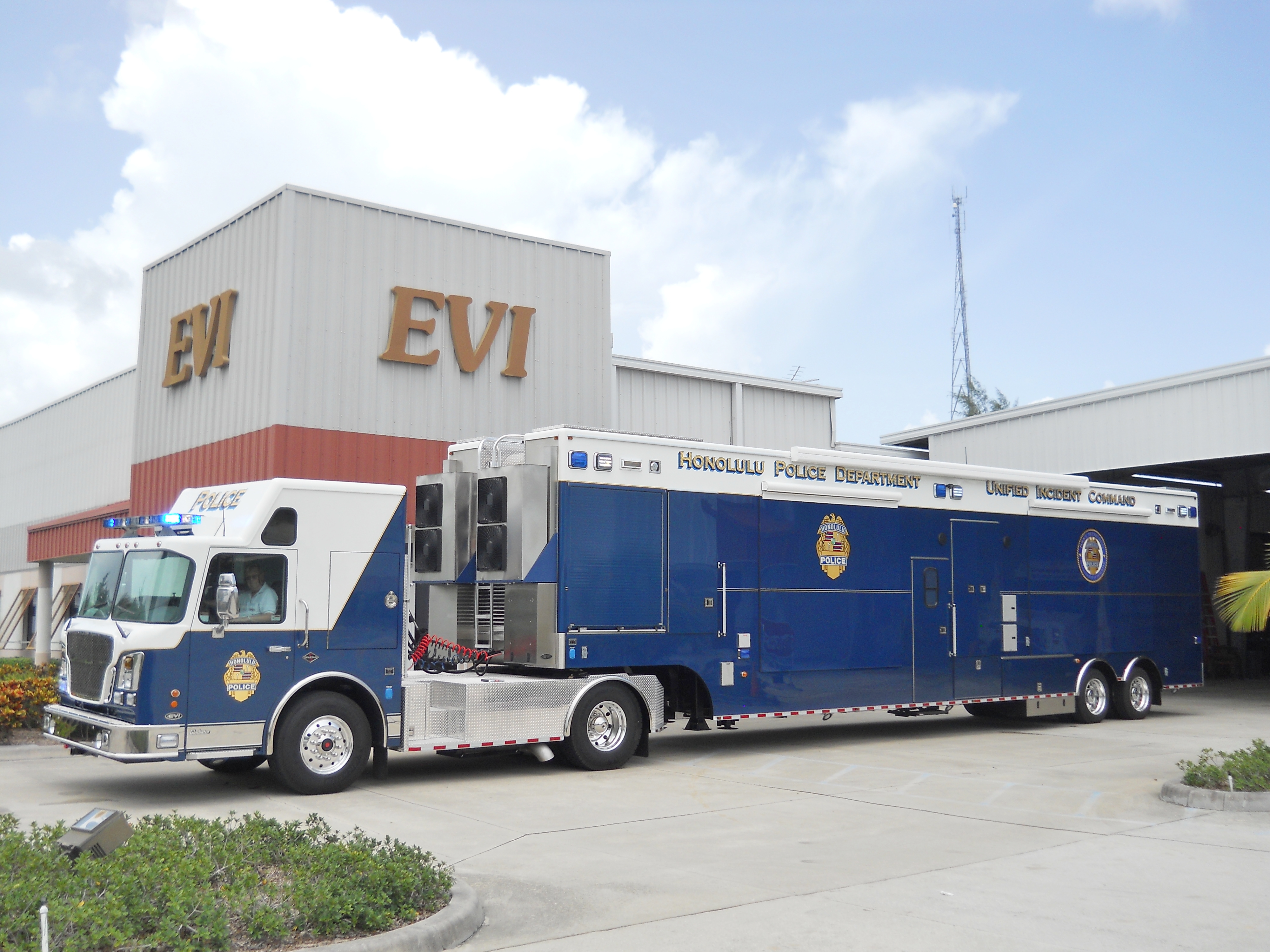 EVI 47 Ft. Command Tractor Trailer
