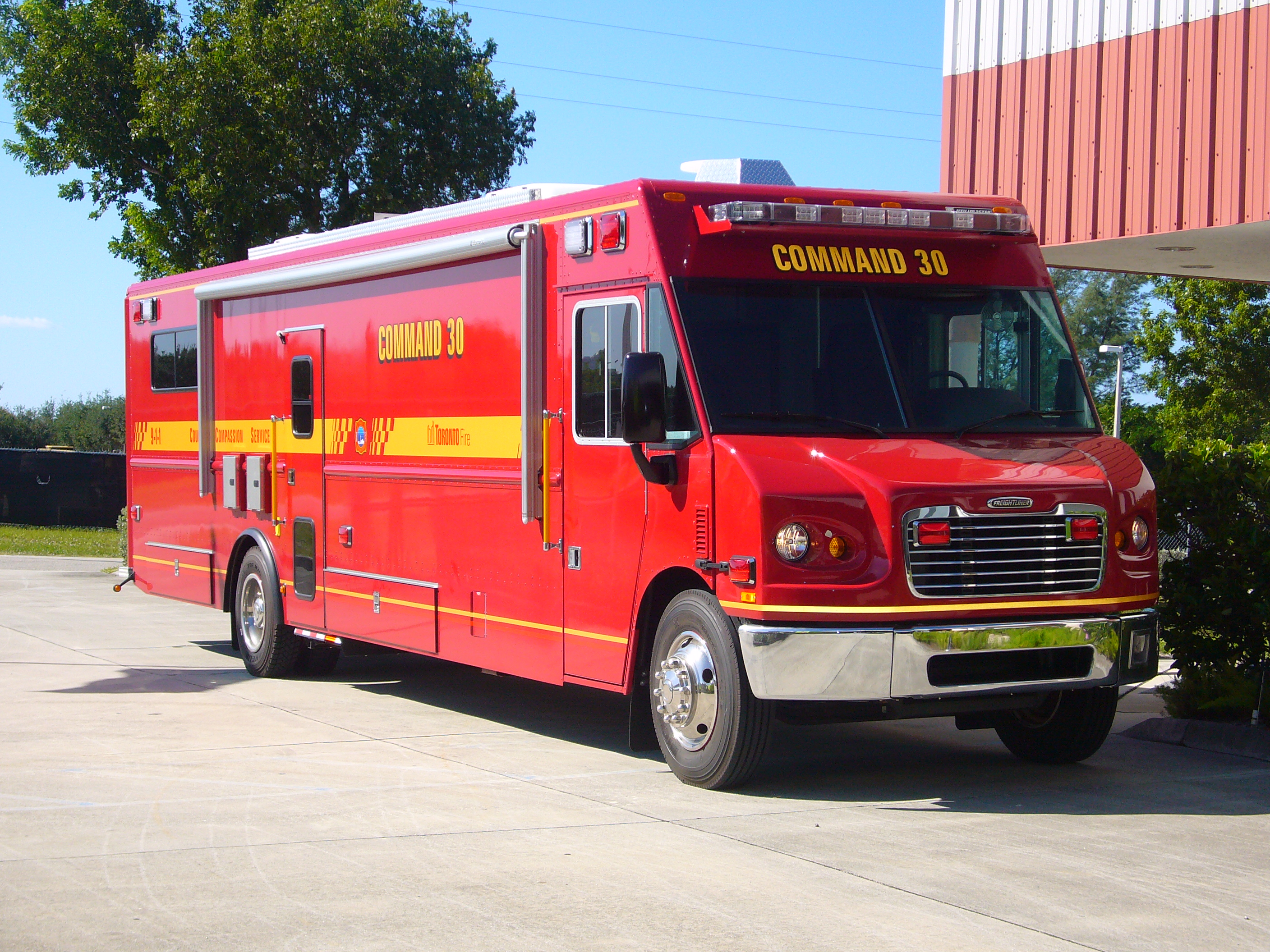 30-Foot Command Step Van