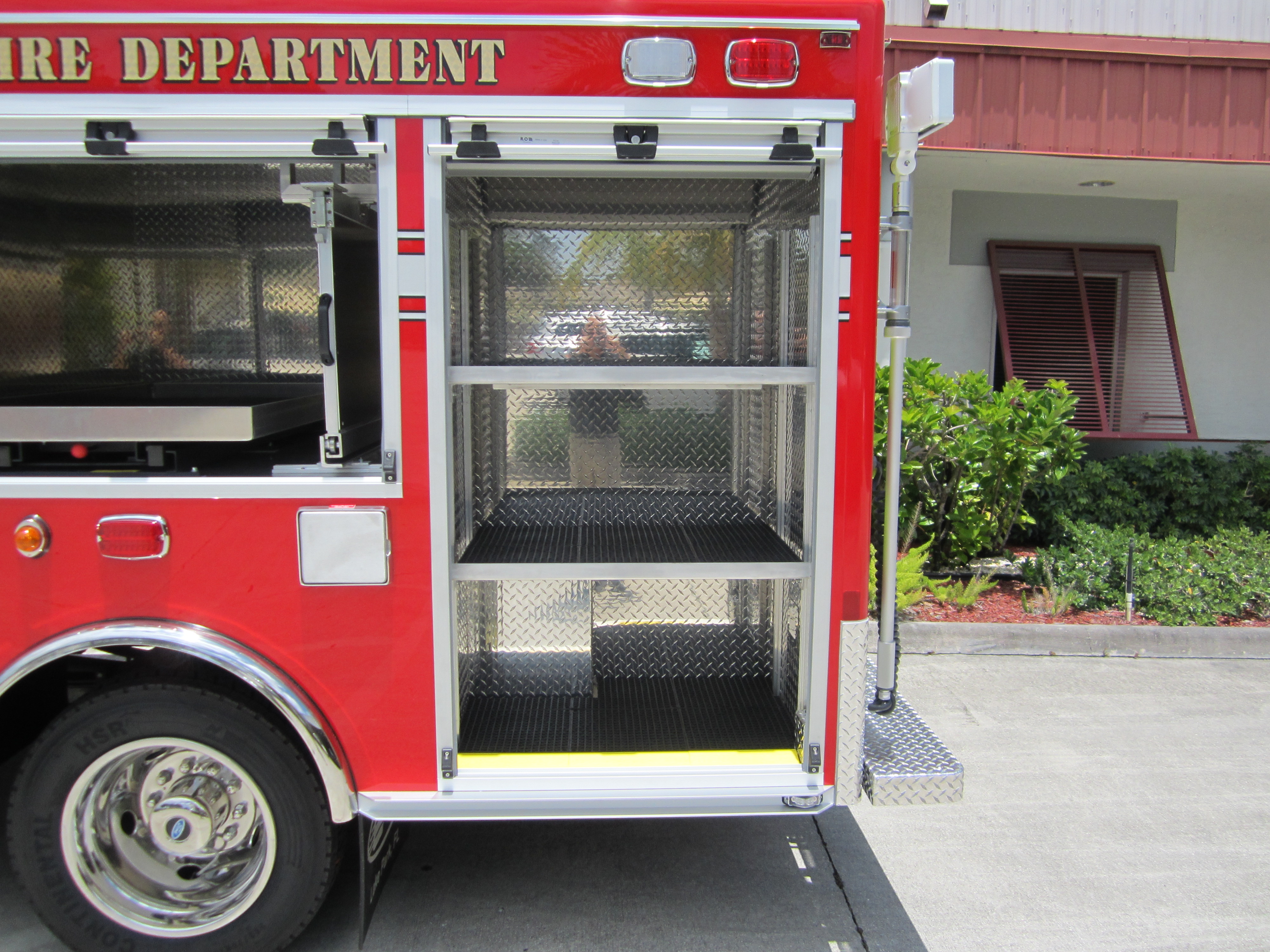 12-Ft. Non-Walk-In Light Duty Rescue