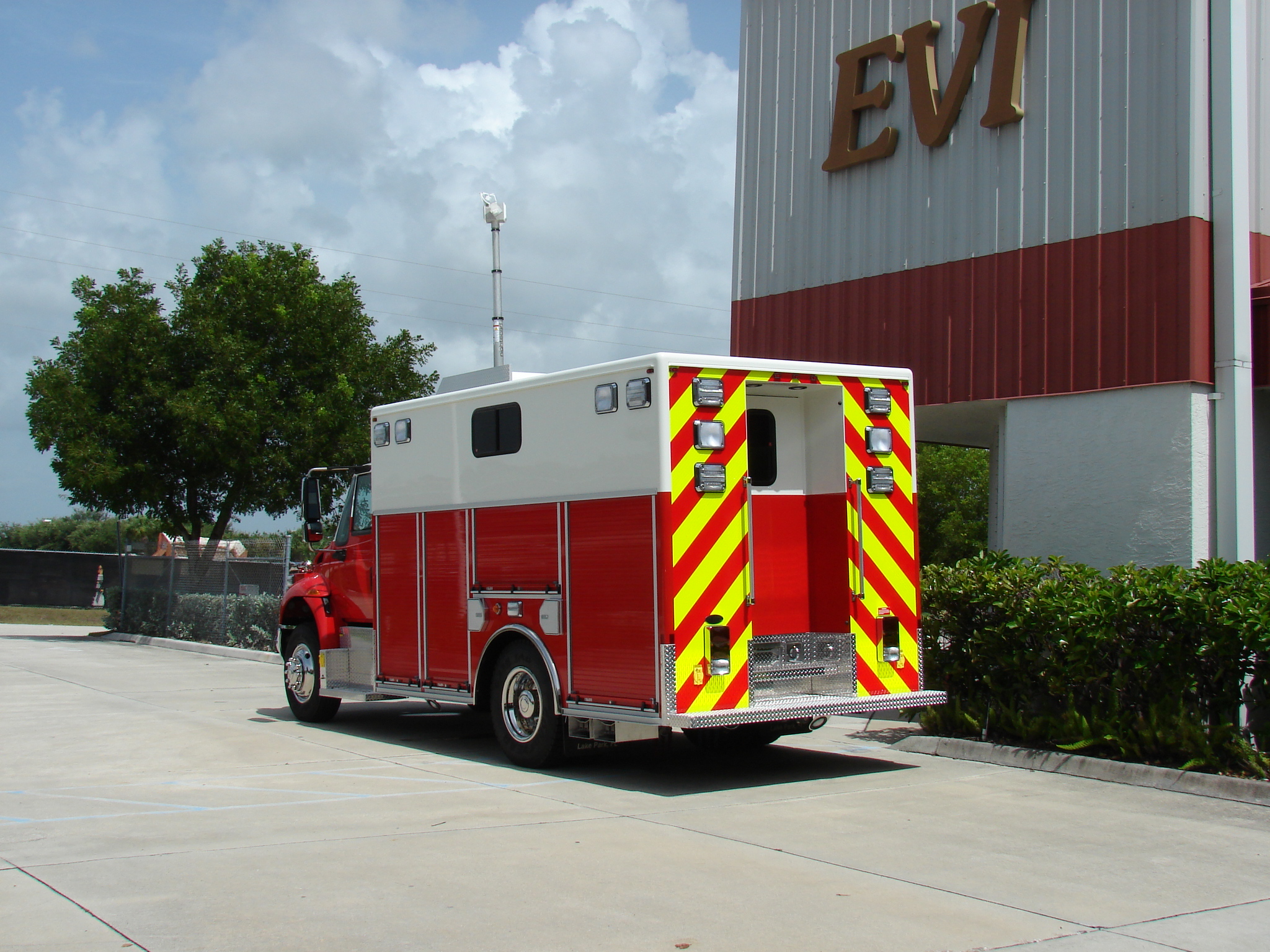 Walk-In Medium Rescue - Edge Hill Fire Comp. | EVI