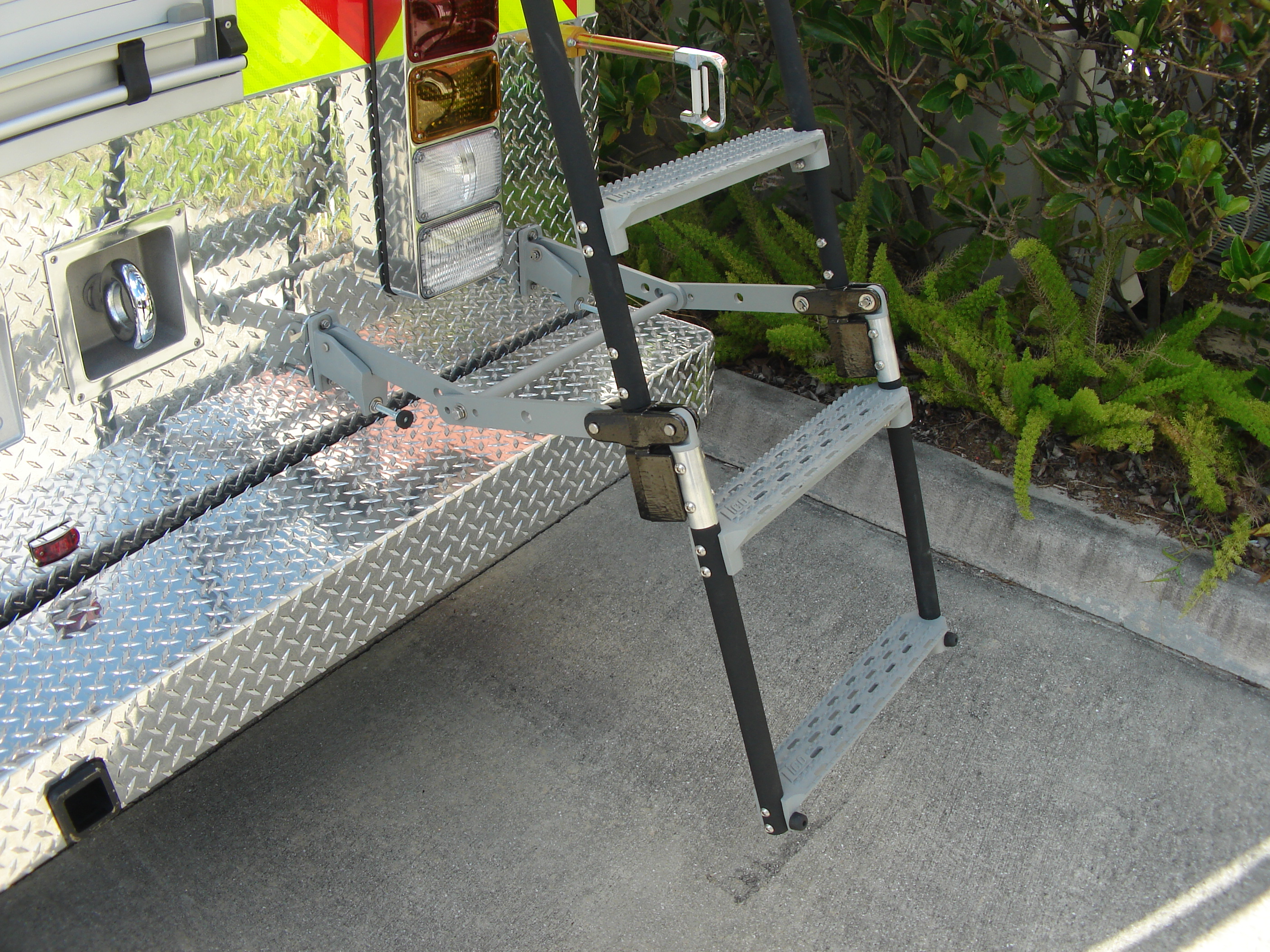 12-Ft. Non-Walk-In Rescue Truck