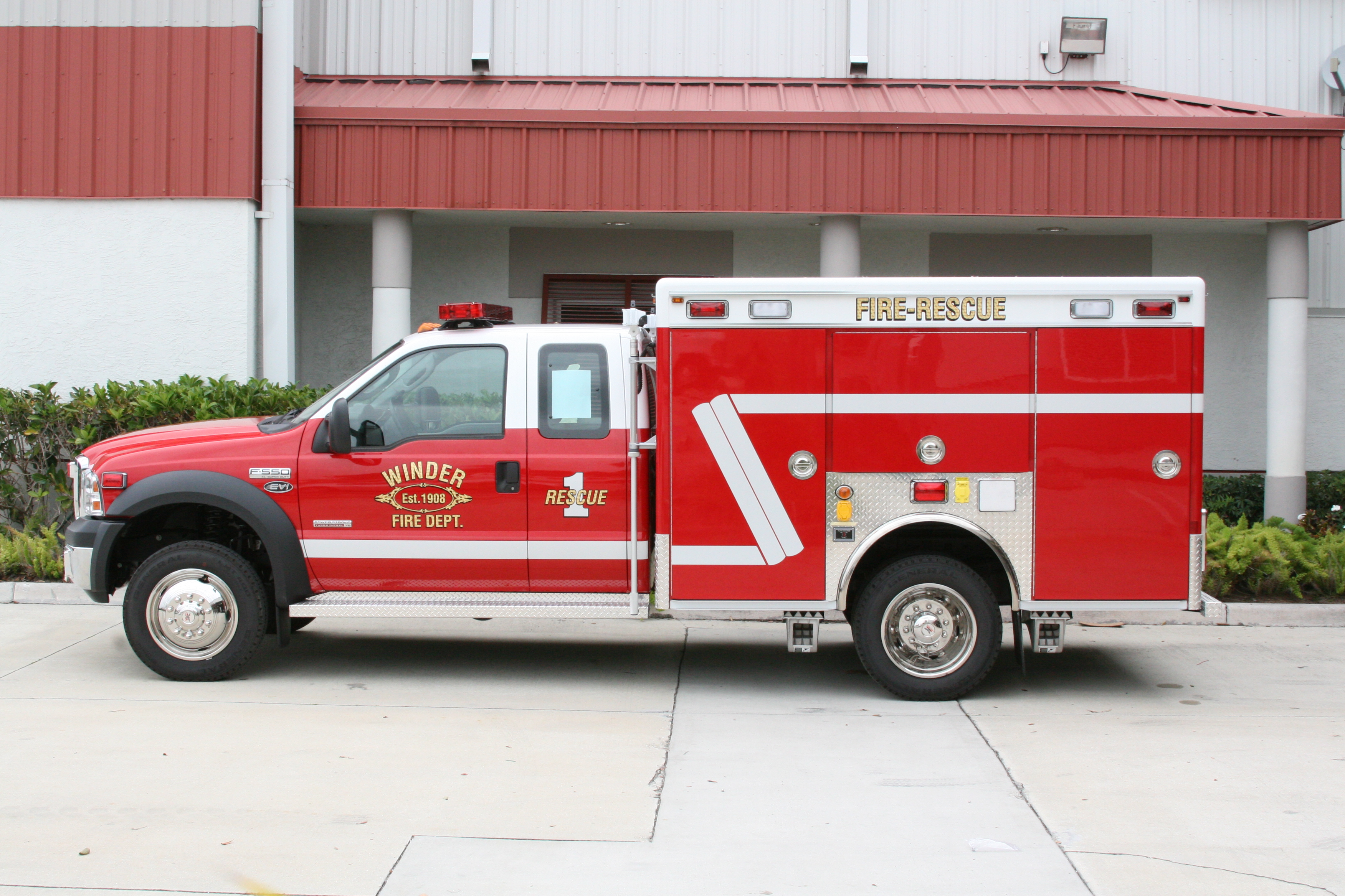 10-Ft. Non-Walk-In Rescue Truck