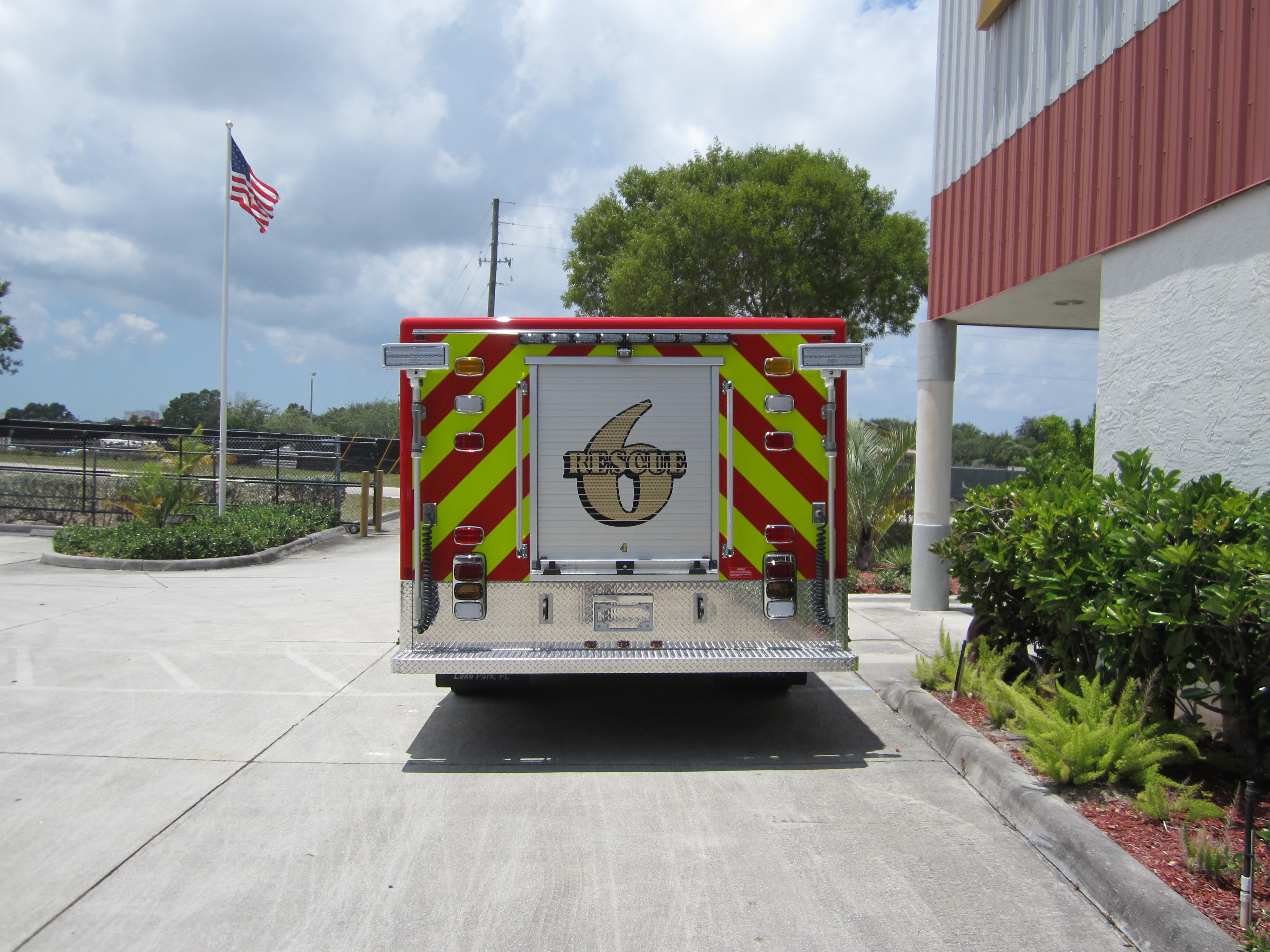 12-Ft. Non-Walk-In Light Duty Rescue