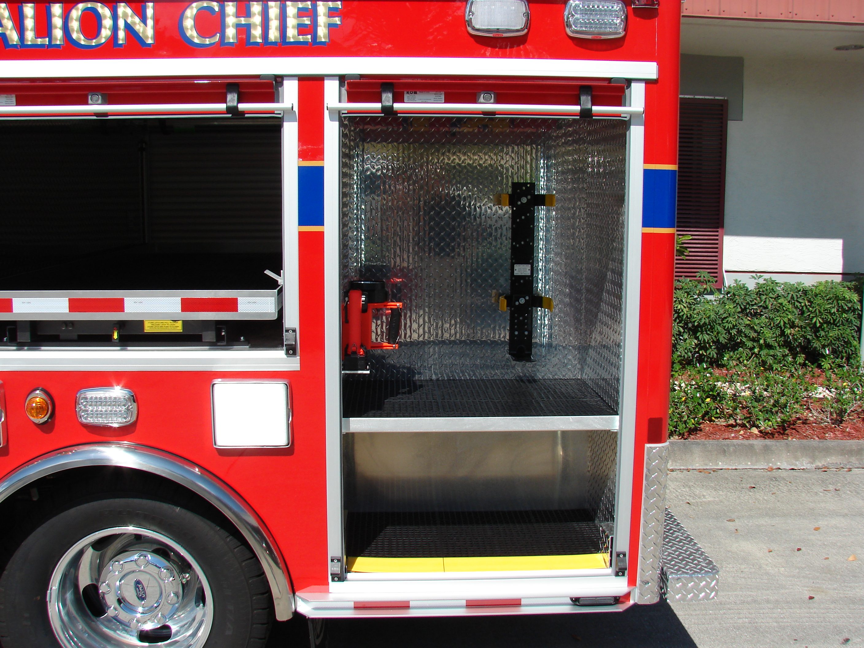 10-Ft. Non-Walk-In Rescue Truck