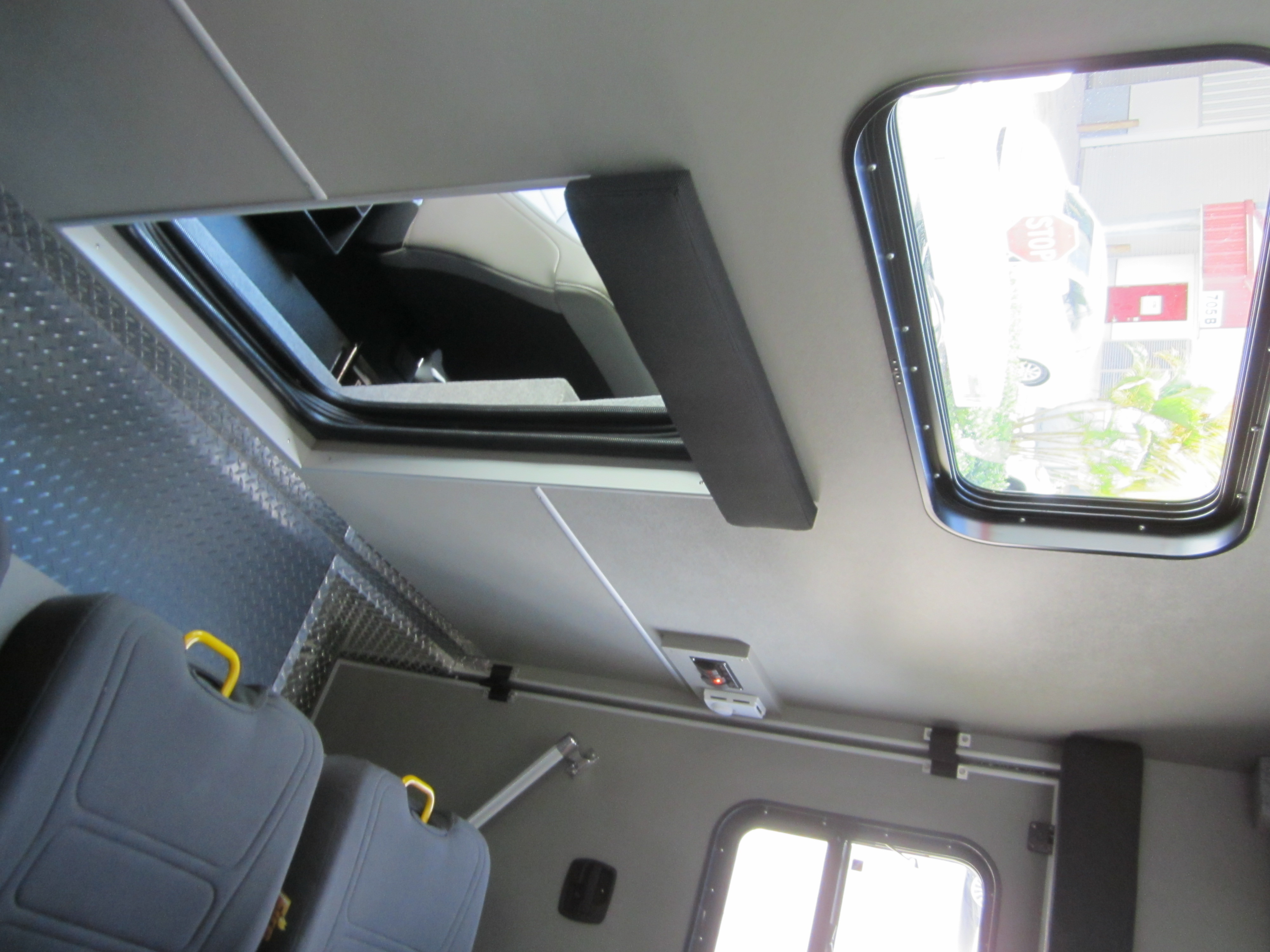 15-Ft. Non-Walk-In Rescue Truck