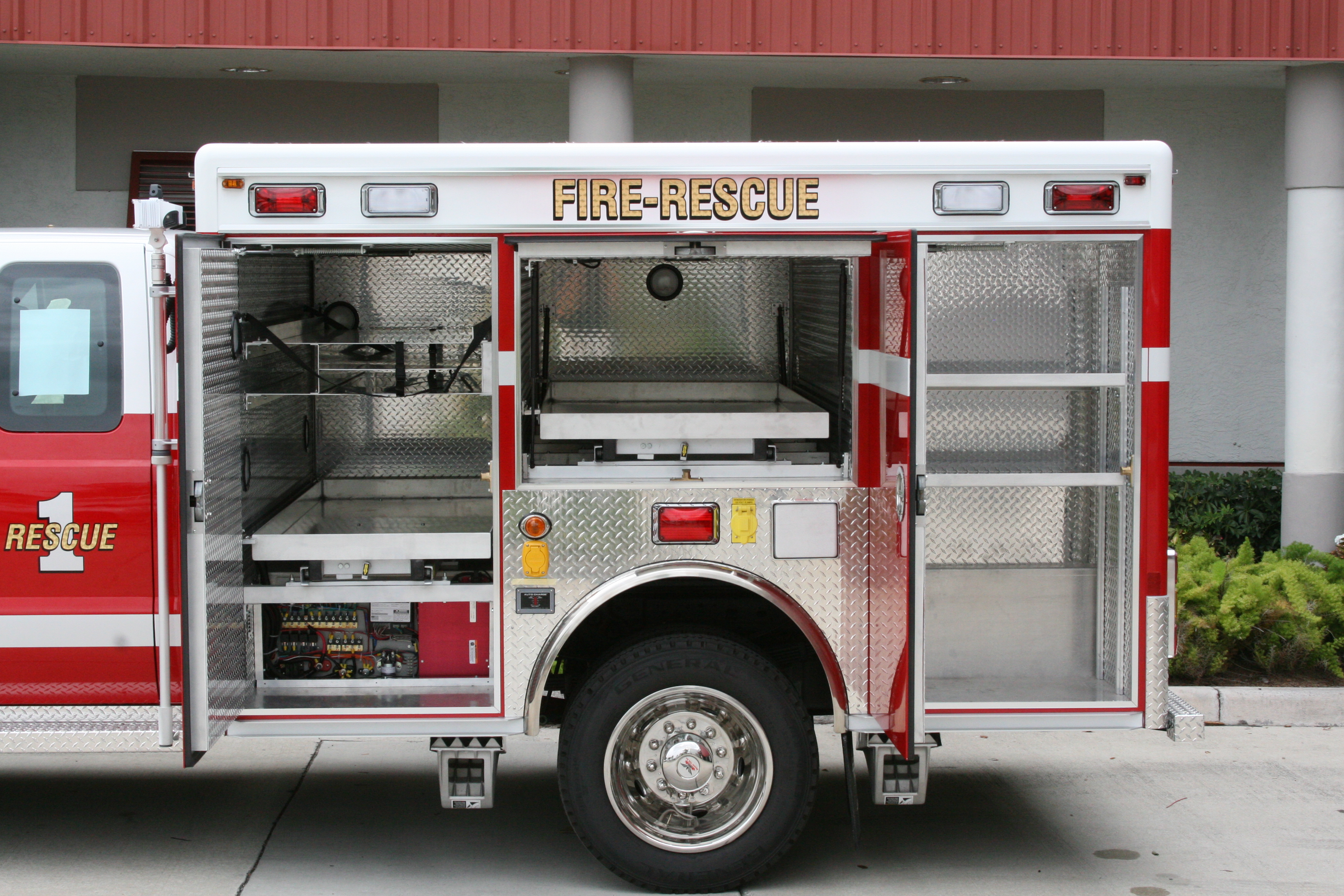 10-Ft. Non-Walk-In Rescue Truck