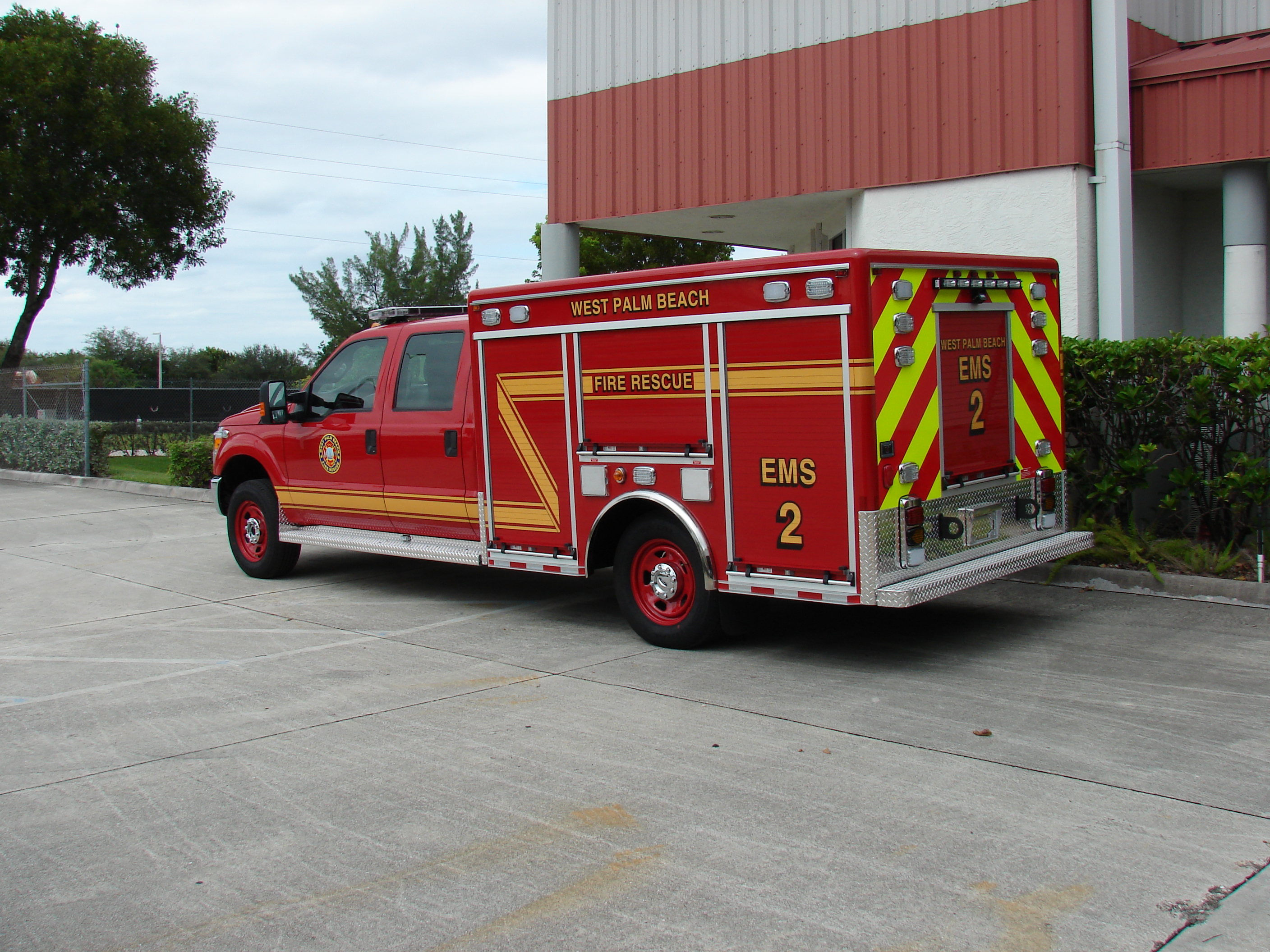 10-Ft. Non-Walk-In Support Vehicle