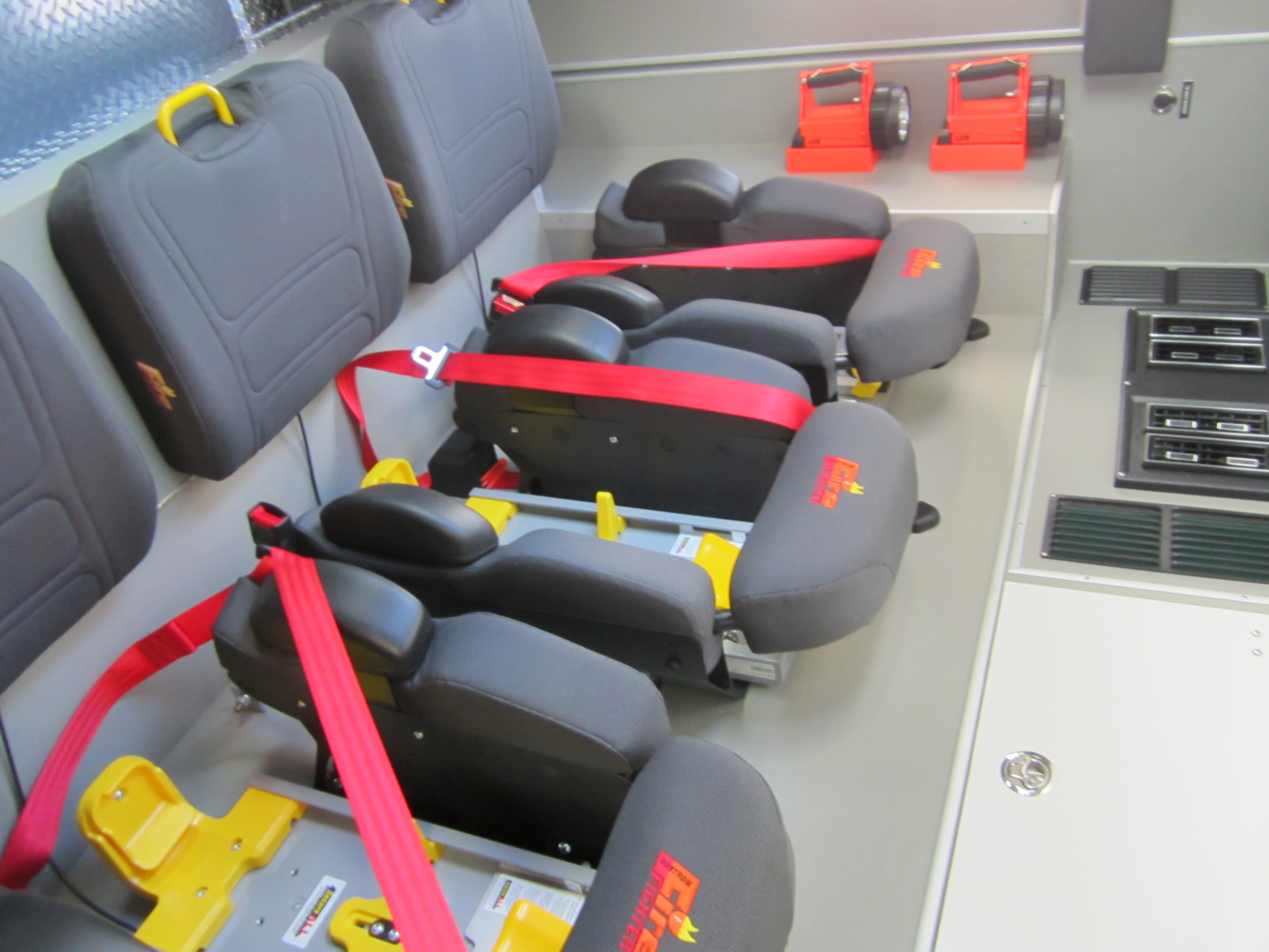 15-Ft. Non-Walk-In Rescue Truck