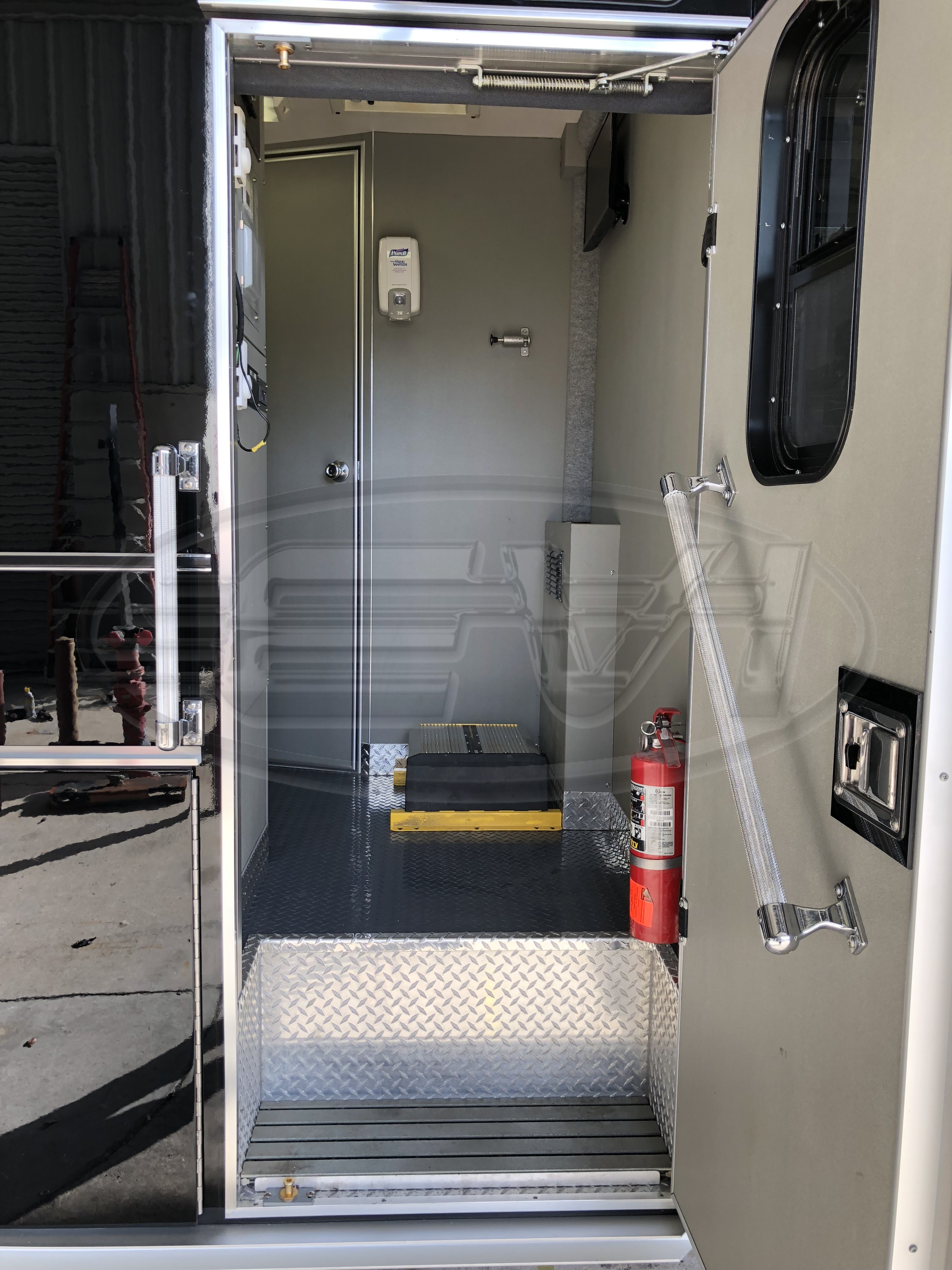 16-Ft. Walk-In DWI Mobile Processing
