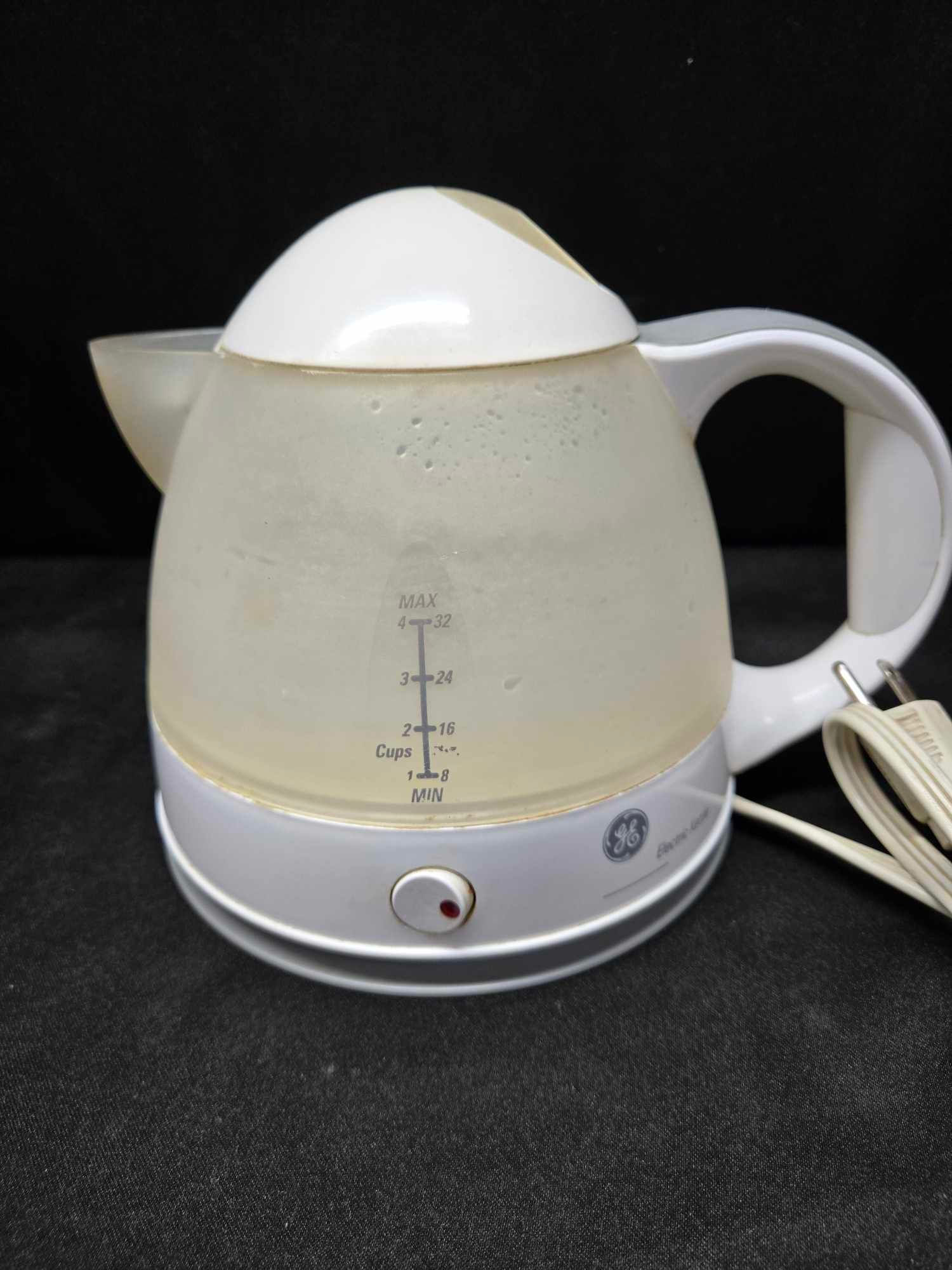 GE Electric Kettle Model 106832 4 Cup (32 oz.) Hot Water Kettle