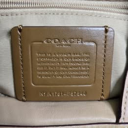 Miniatura: Coach Serial: A1781-F37540 Large Legacy Lexy Shoulder Bag  Color: Skin Tone