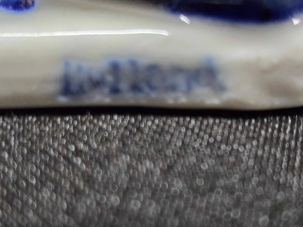 縮圖：Delft Blue from Holland, Kissing Boy & Girl