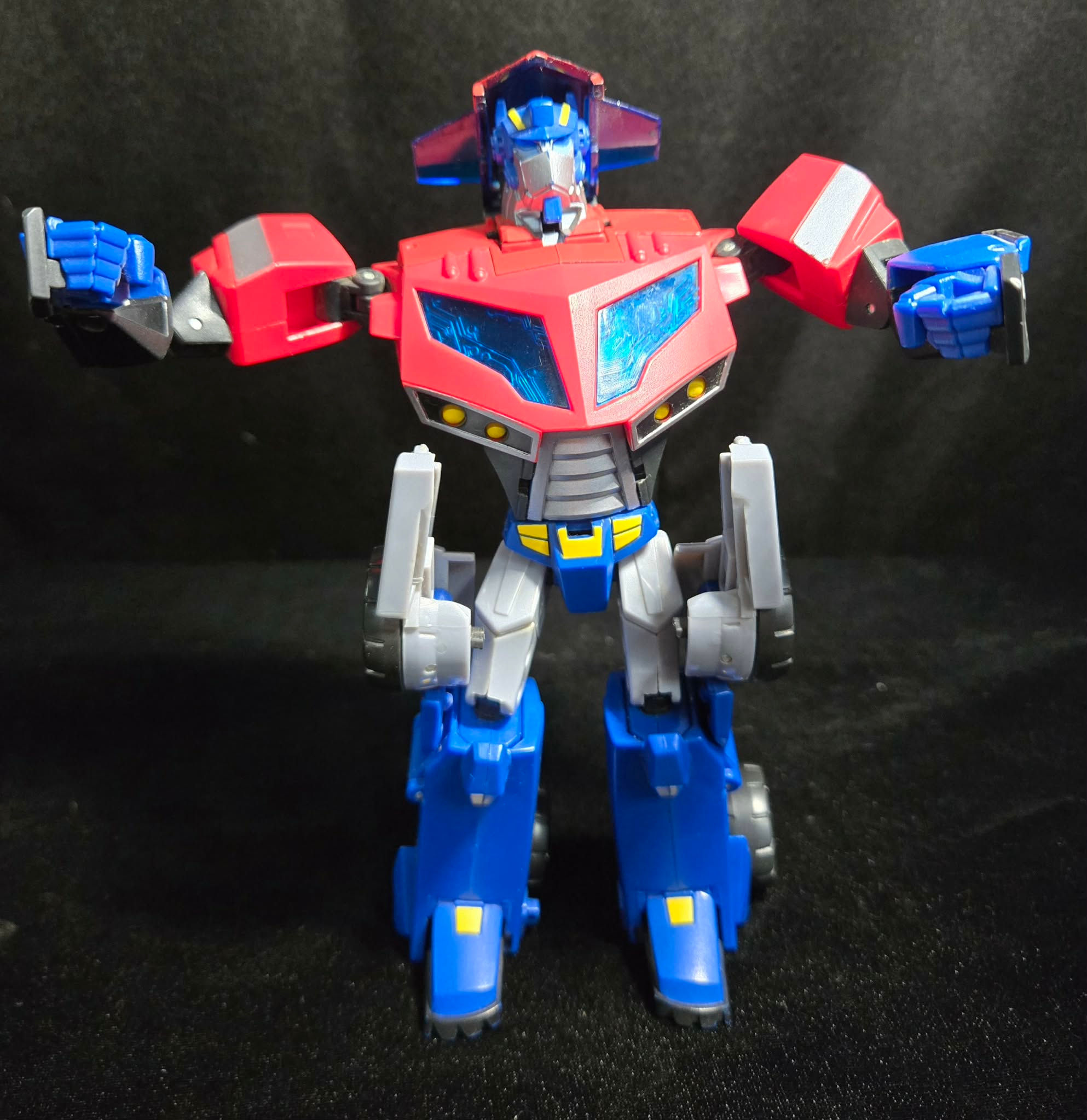 Transformer Animated Supreme Class Roll Out Command Optimus Figure Size: 7.5: Ta