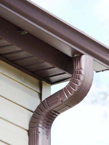 Professional roofer installing new roof showing how long does new roof last Pittsburgh with quality materials