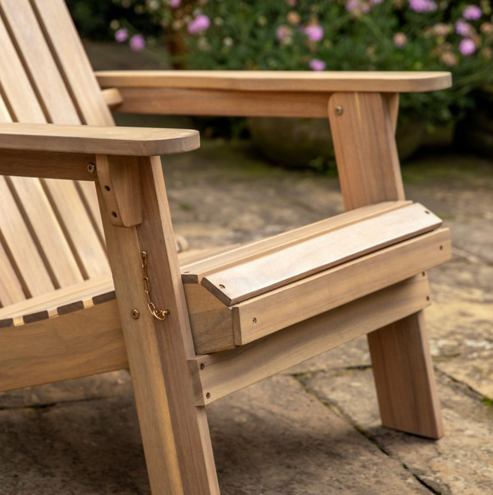 Thumbnail: close up garden lounge chair