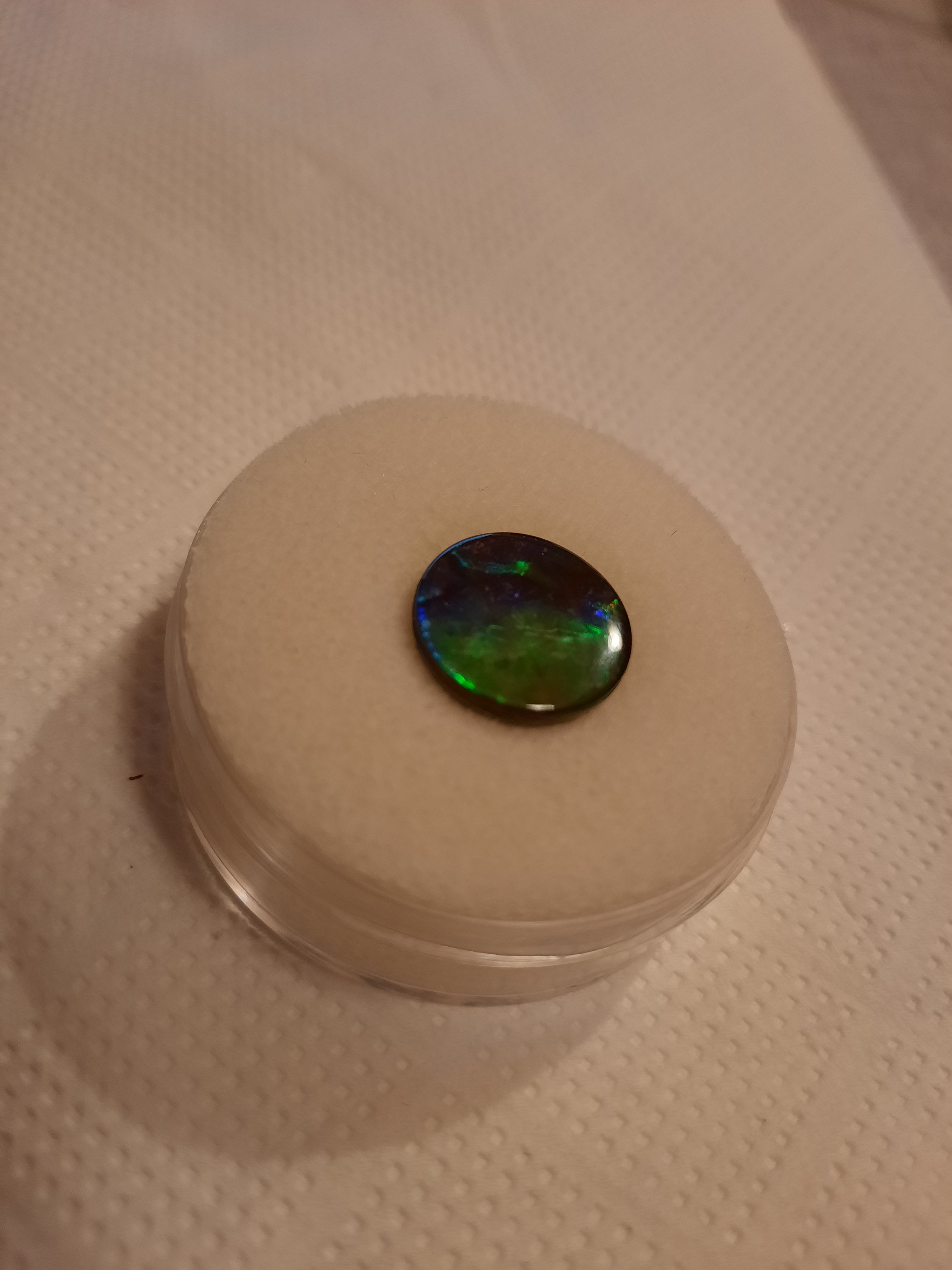 ammolite nacre irisée pierre semi précieuse