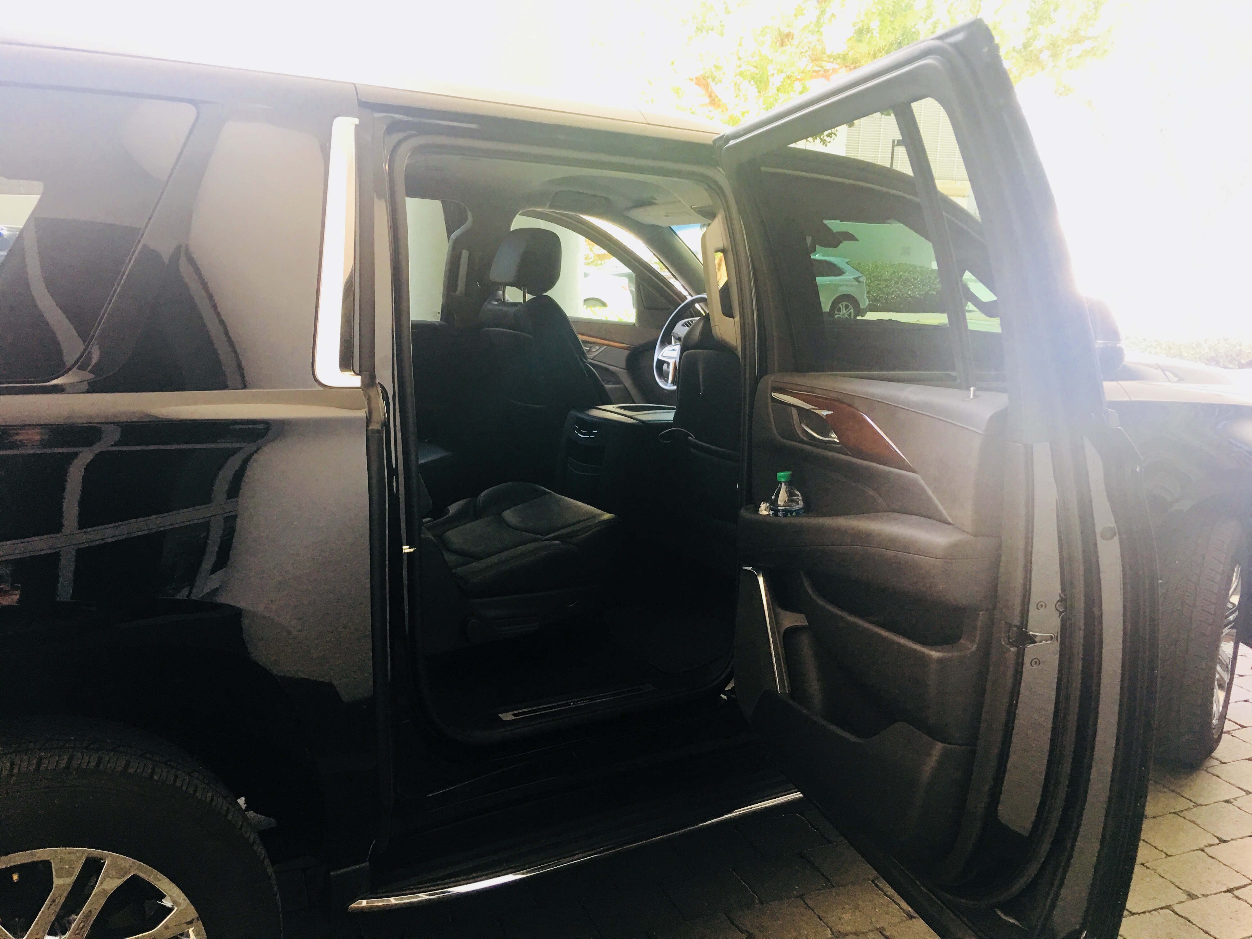 Aventura Limo Cadillac Escalade ESV
