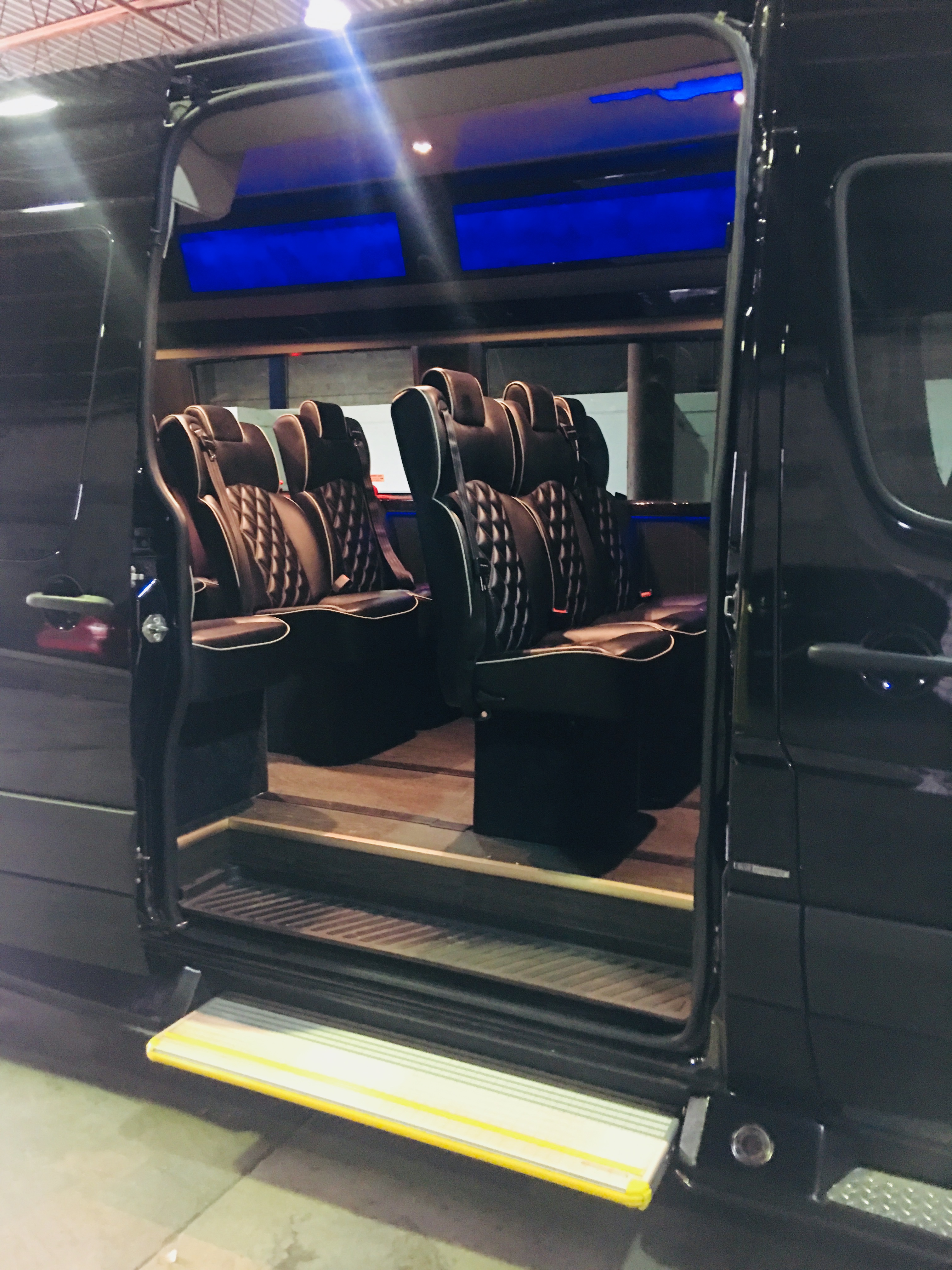AventuraRide Executive Sprinter