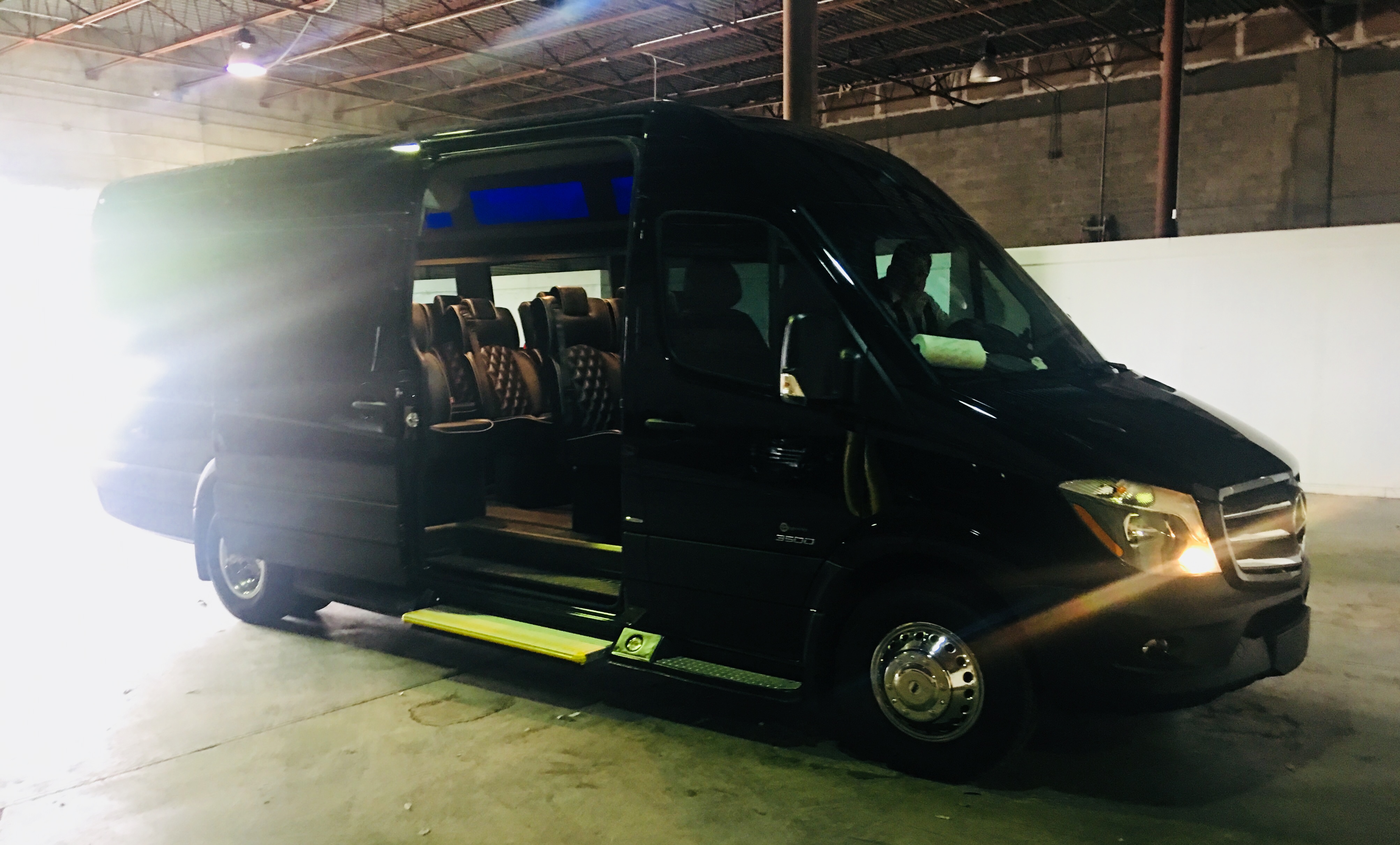 AventuraRide Executive Sprinter