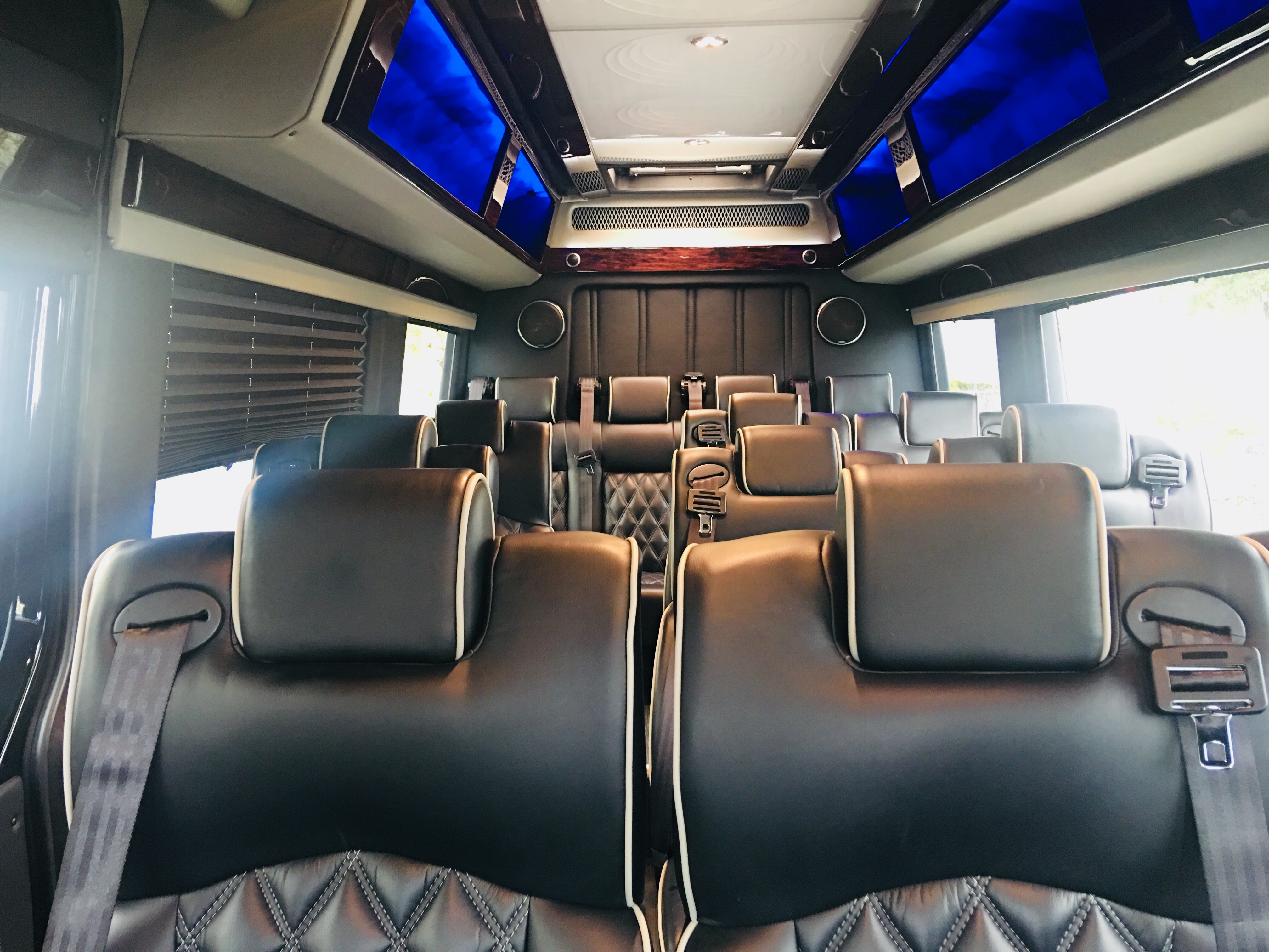 AventuraRide Executive Sprinter