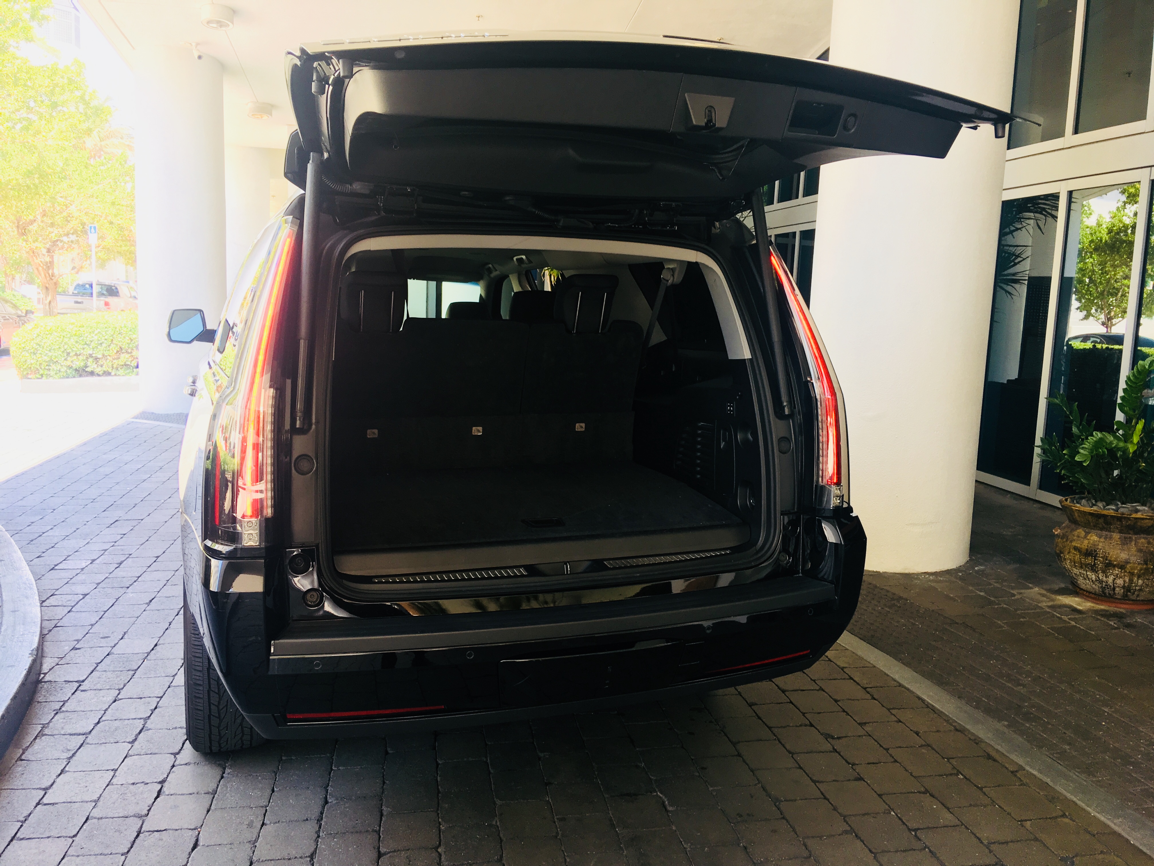 Aventura Limo Cadillac Escalade ESV