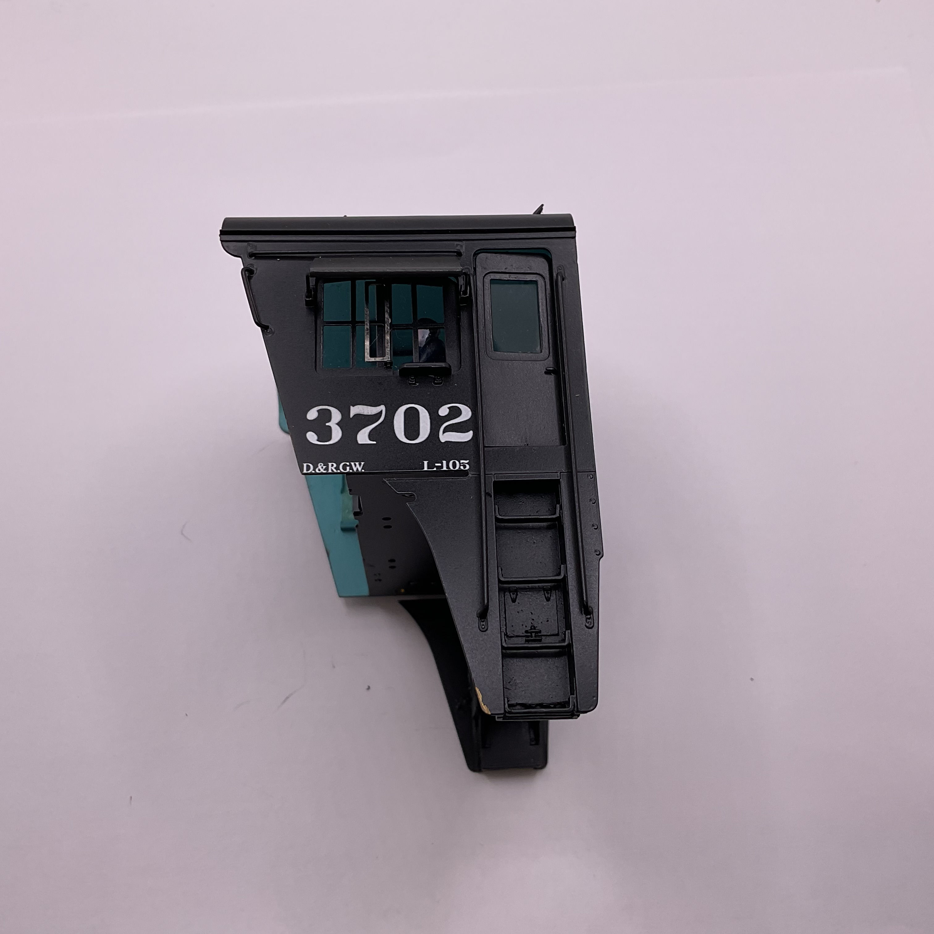 L-105 Cab, Complete, #3702
