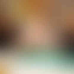 Workshop im PS.SPEICHER: Zwei Kinder bauen mit Unterstützung ein Technikmodell – kreatives DIY-Angebot im Ferienprogramm.