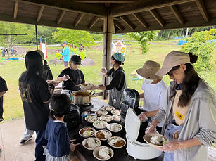 給仕の様子