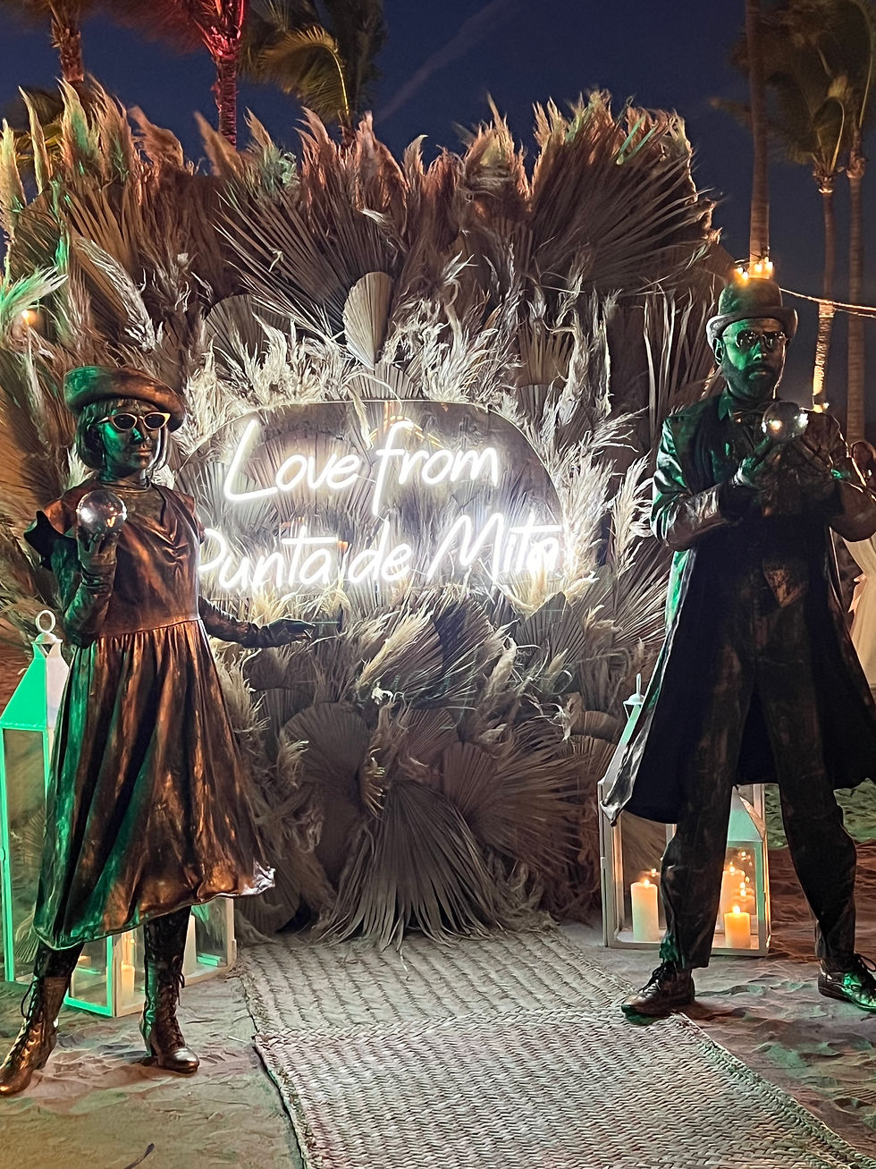 Bronze Duo – Living Statues