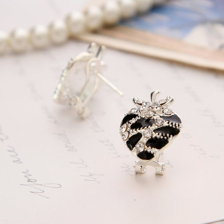 Thumbnail: black strawberry