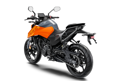 KTM 250 DUKE 2024 atrás izquierdo