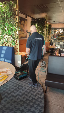 paklaja tirisana restorana