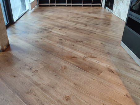 vinila gridas tirisana