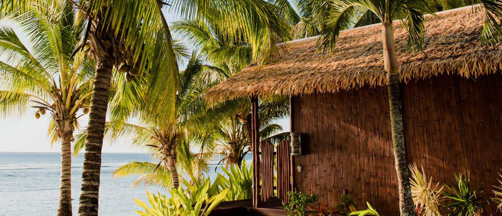 Magic Reef Bungalow - Absolute Beachfront
