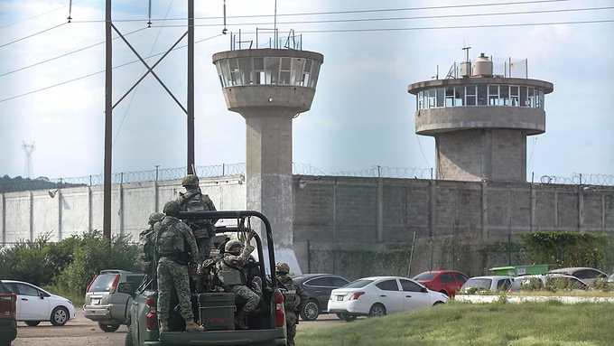 Nueva riña en penal El Castillo deja 2 reos muertos; Sheinbaum acababa de prometer más seguridad