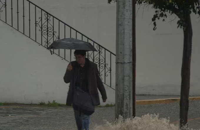 Huracán ‘Trudy’ se fortalece a categoría 3 y avanza por el Pacífico