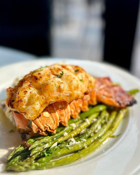 best italian restuarant american dinner rochester, ny pittsford special private event venue monroe's summer outdoor dining seafood lobster